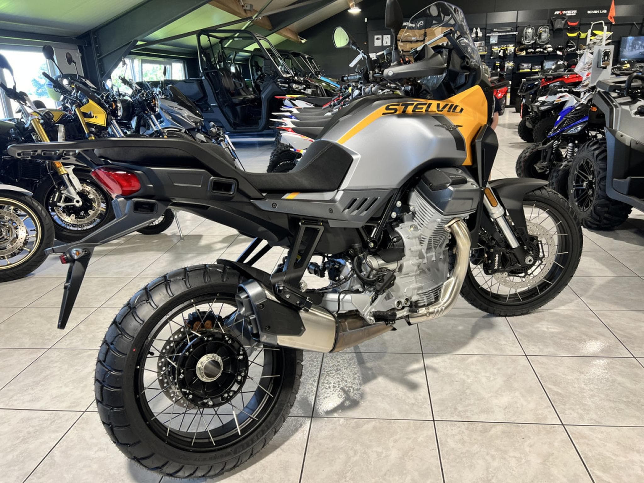 Moto Guzzi Stelvio PFF Rider Assistance Solution 1000 (2025) - Photo 3