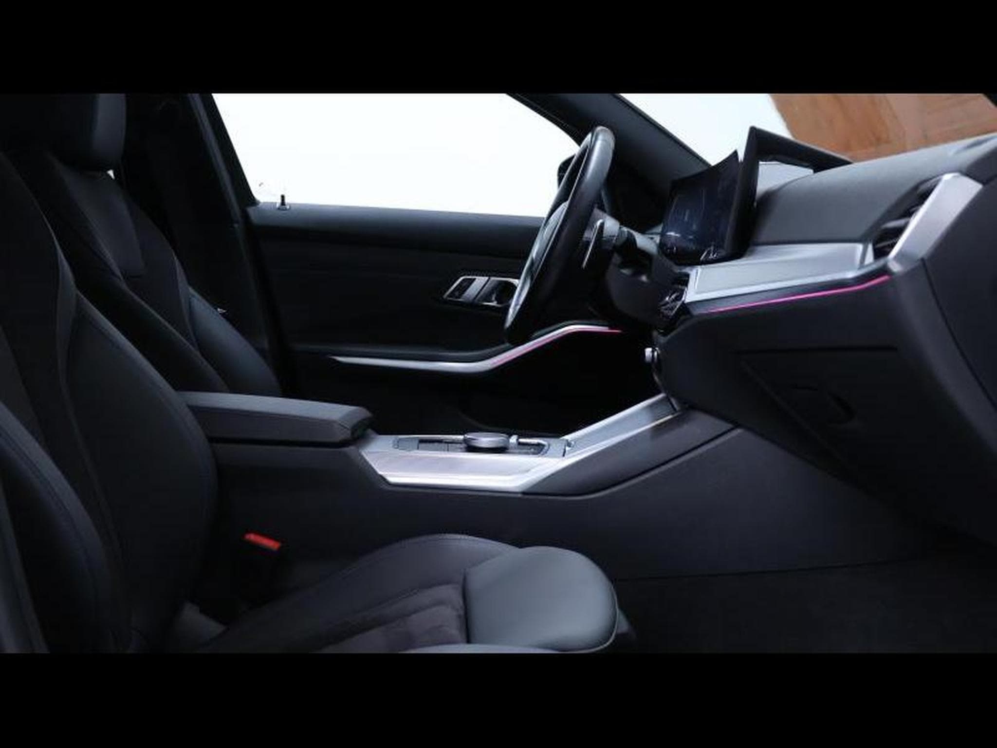 BMW 320 i Touring M SPORT Steptronic (2024) - Photo 10