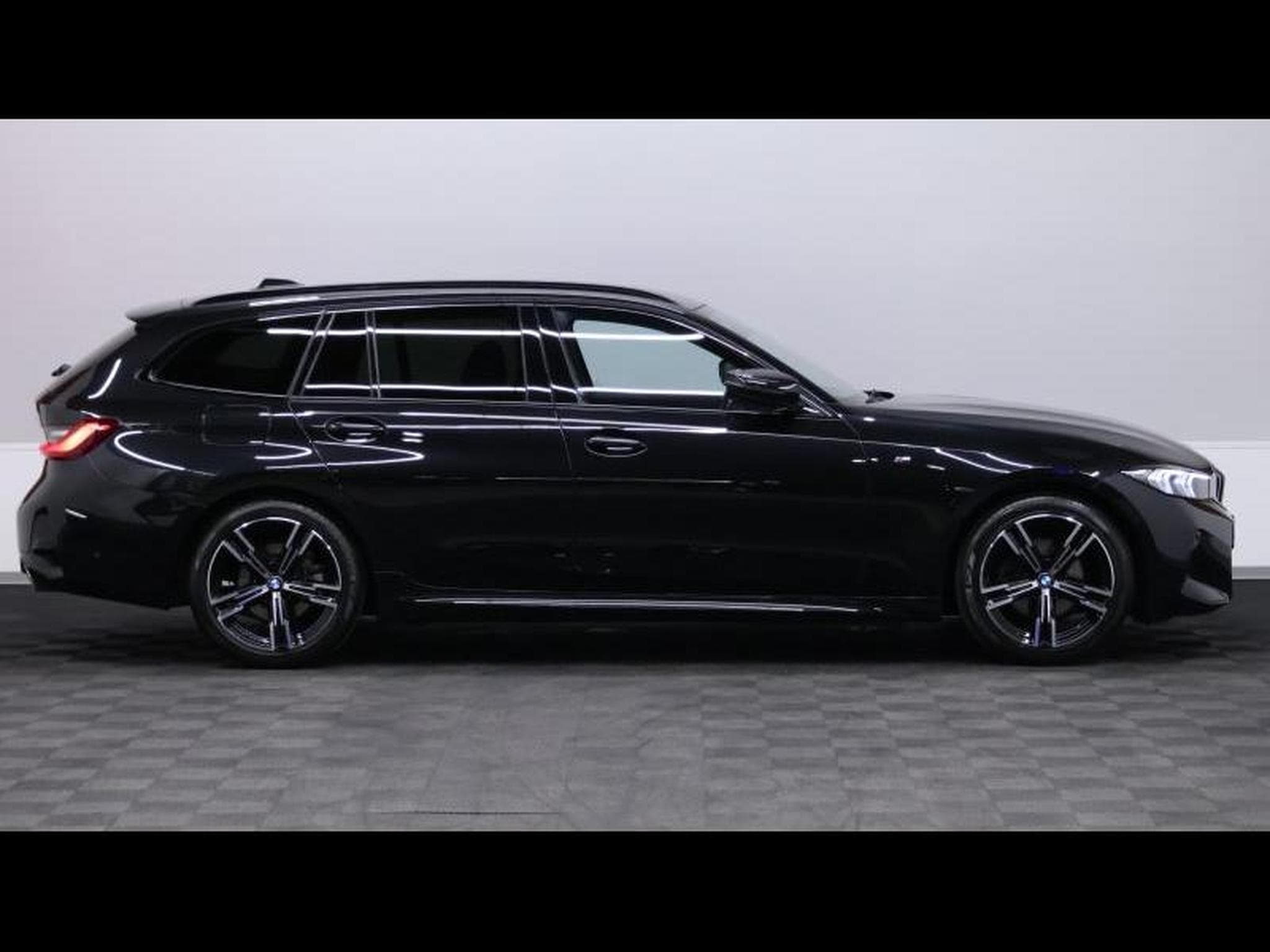 BMW 320 i Touring M SPORT Steptronic (2024) - Photo 3