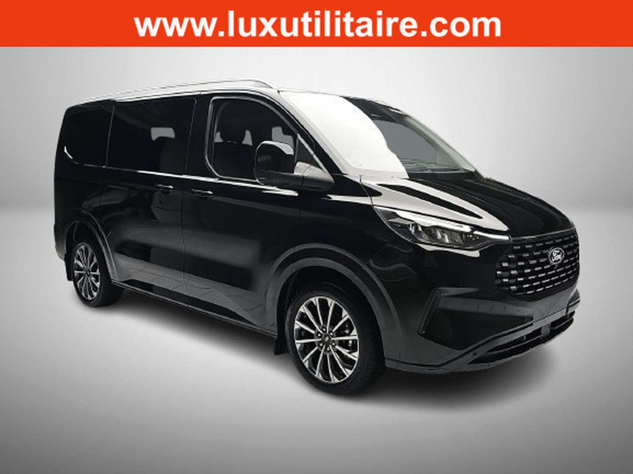 Ford Tourneo 2.0 TDCI ECOBLUE 170 L1 Titanium X (2026) - Photo 1
