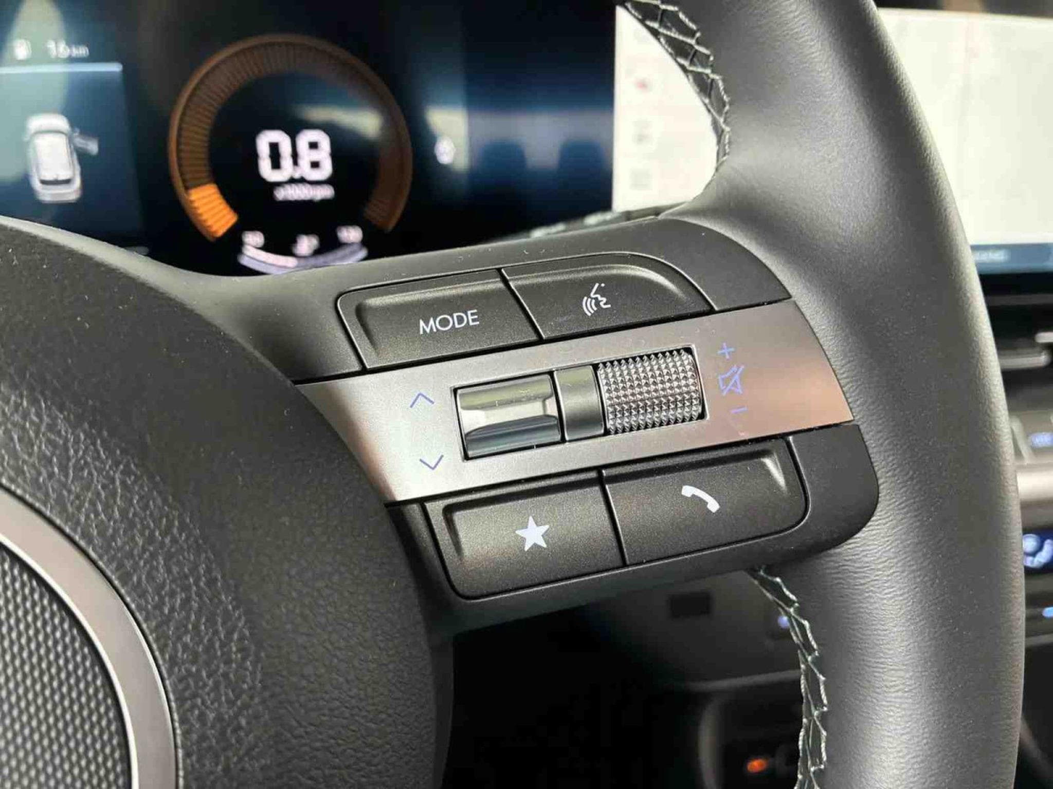 Hyundai Kona 1.0 T-GDI 101 Confort (2025) - Photo 19