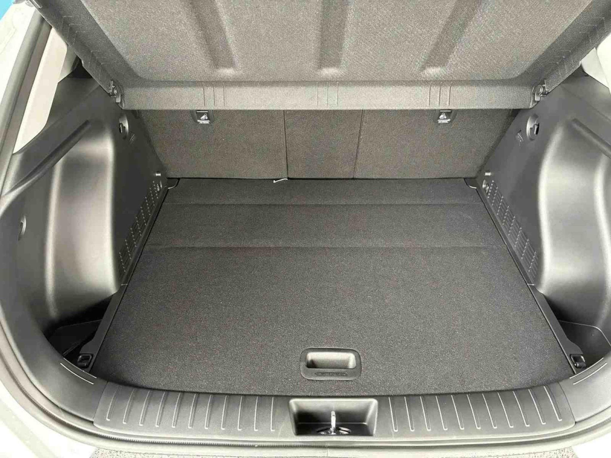 Hyundai Kona 1.0 T-GDI 101 Confort (2025) - Photo 9