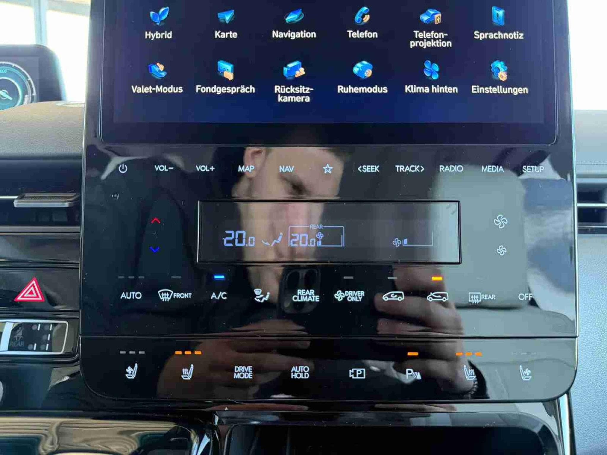 Hyundai Staria 1.6 T-GDI HEV 225 Luxury (2025) - Photo 20