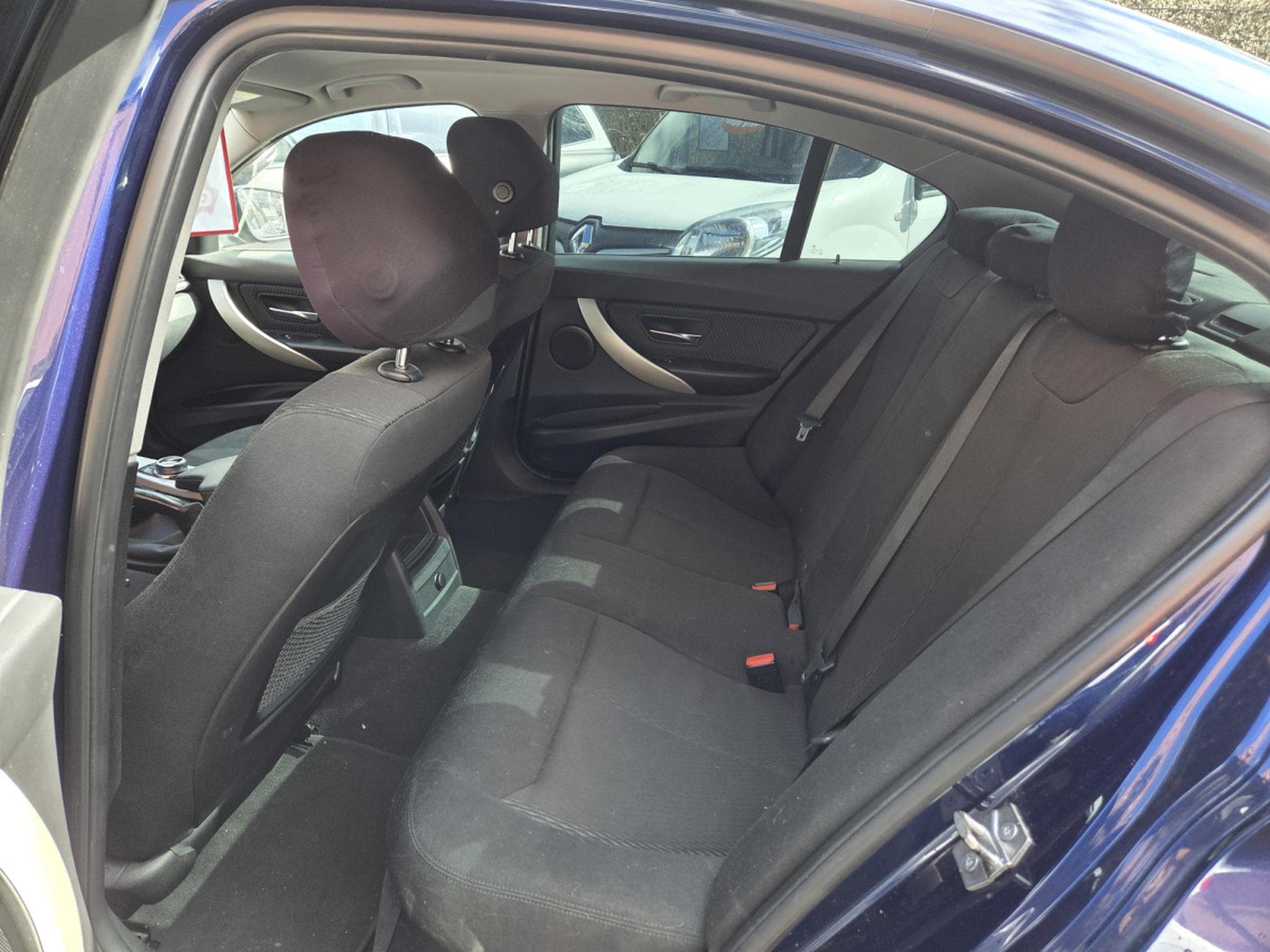 BMW 318 i Berline 136CV (2018) - Photo 10