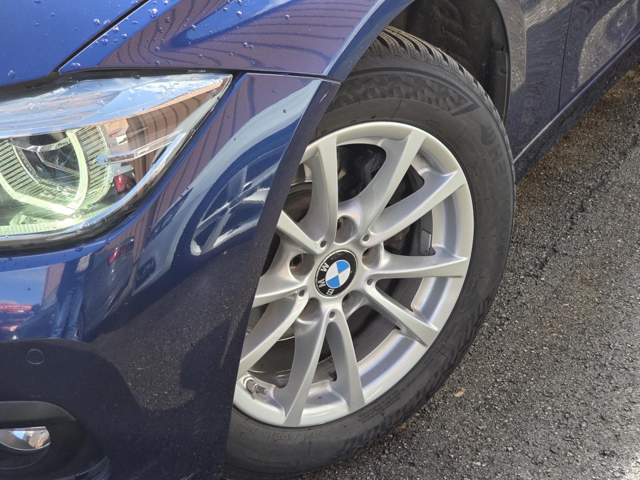 BMW 318 i Berline 136CV (2018) - Photo 3