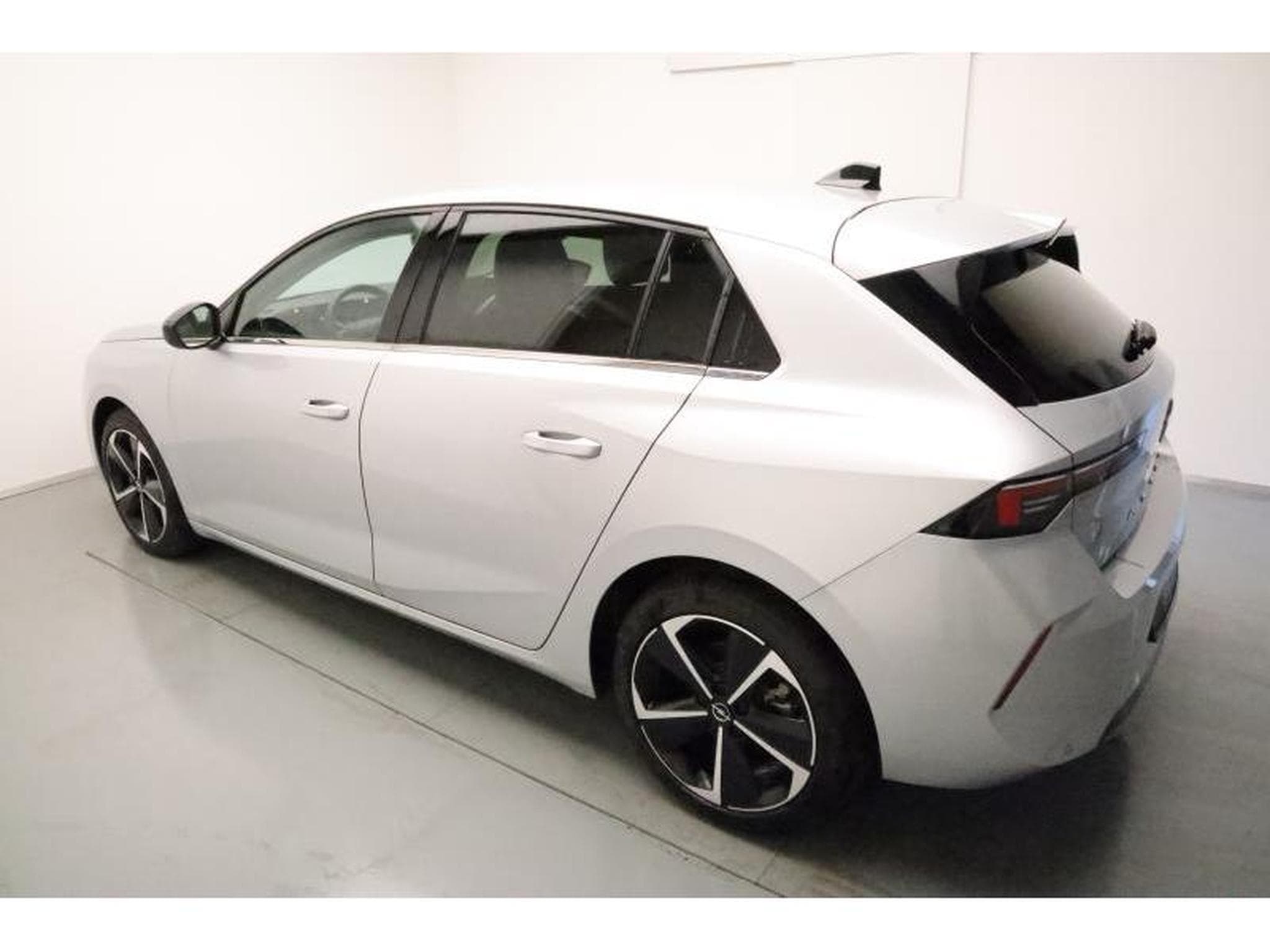 Opel Astra L Elegance (2024) - Foto 15