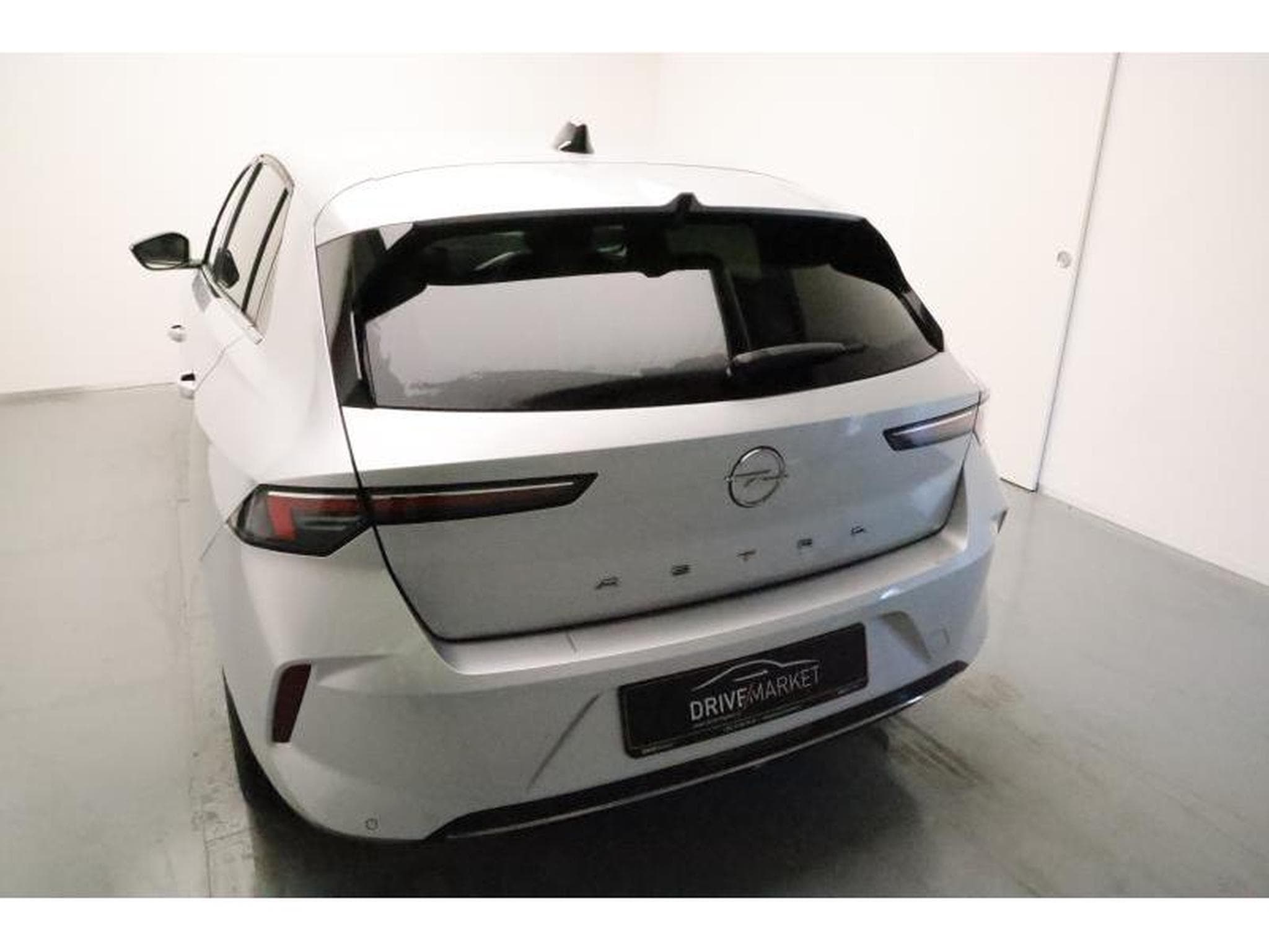 Opel Astra L Elegance (2024) - Foto 16