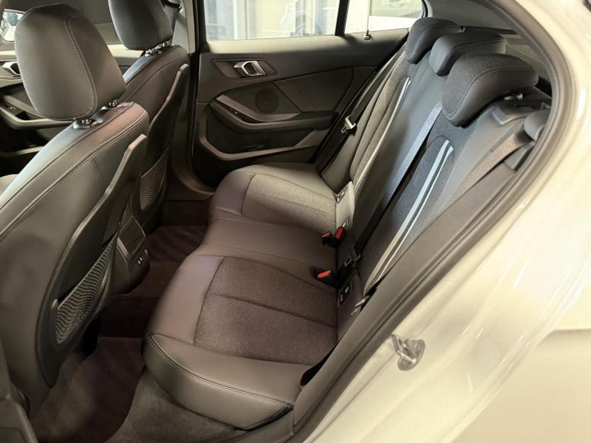 BMW 116 ADVANTAGE DKG7 (2023) - Foto 14