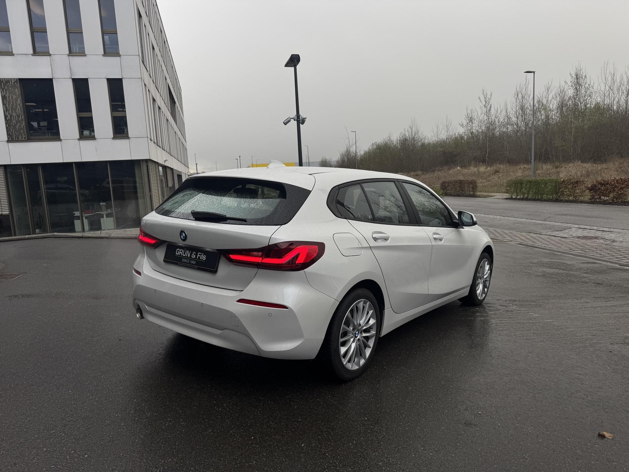 BMW 116 ADVANTAGE DKG7 (2023) - Photo 3