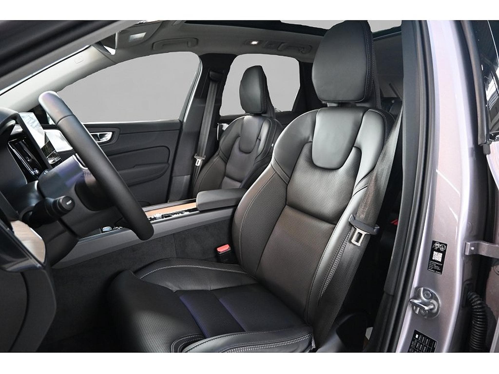 Volvo XC60 (2025) - Photo 9