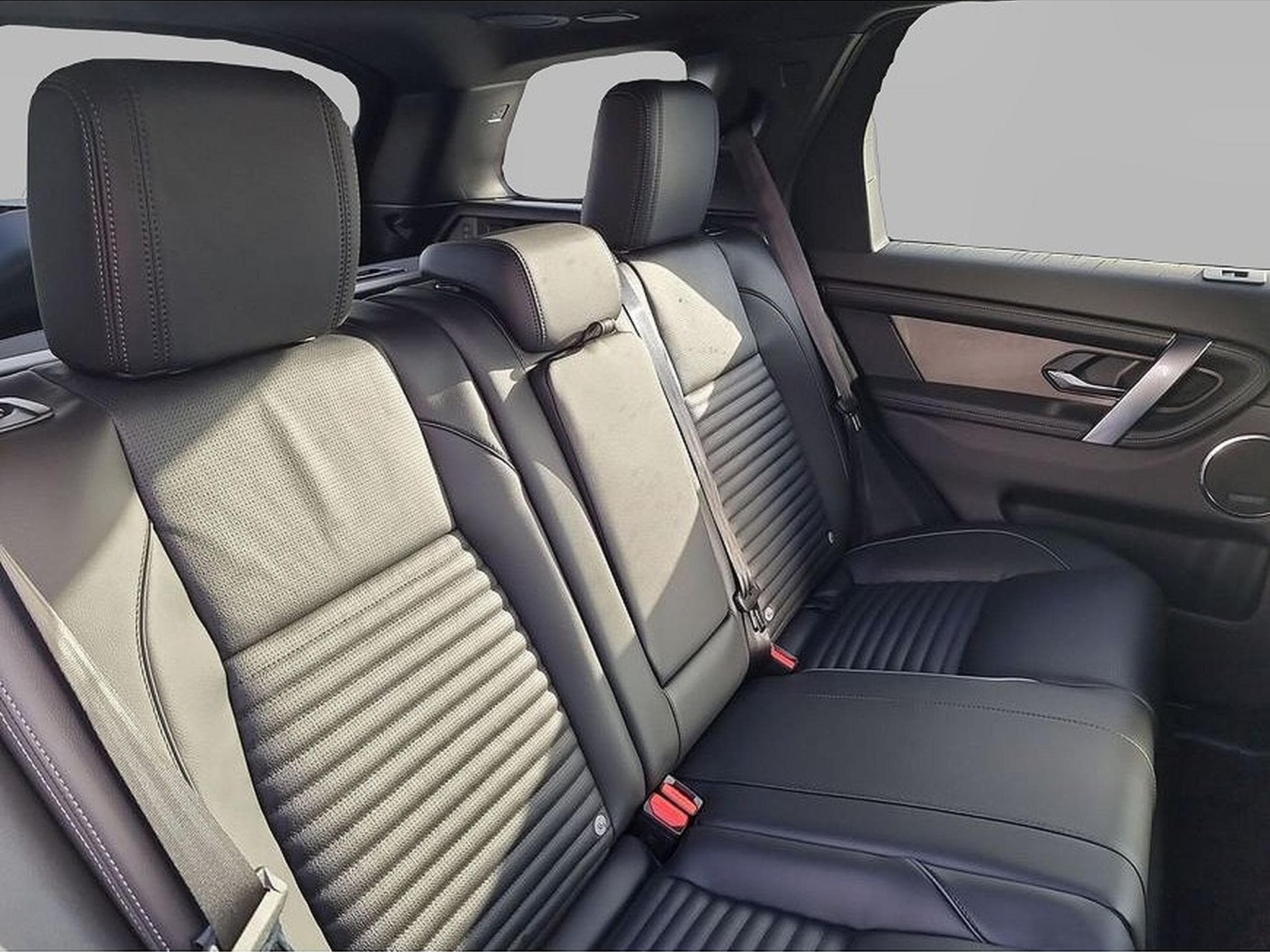 Land-Rover Discovery (2023) - Foto 5