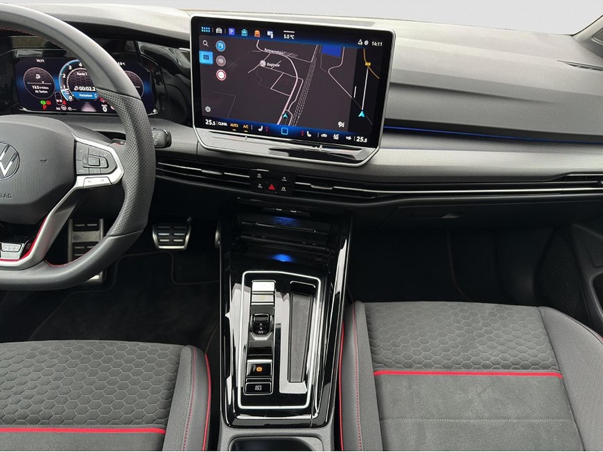 VW Golf (2025) - Photo 13