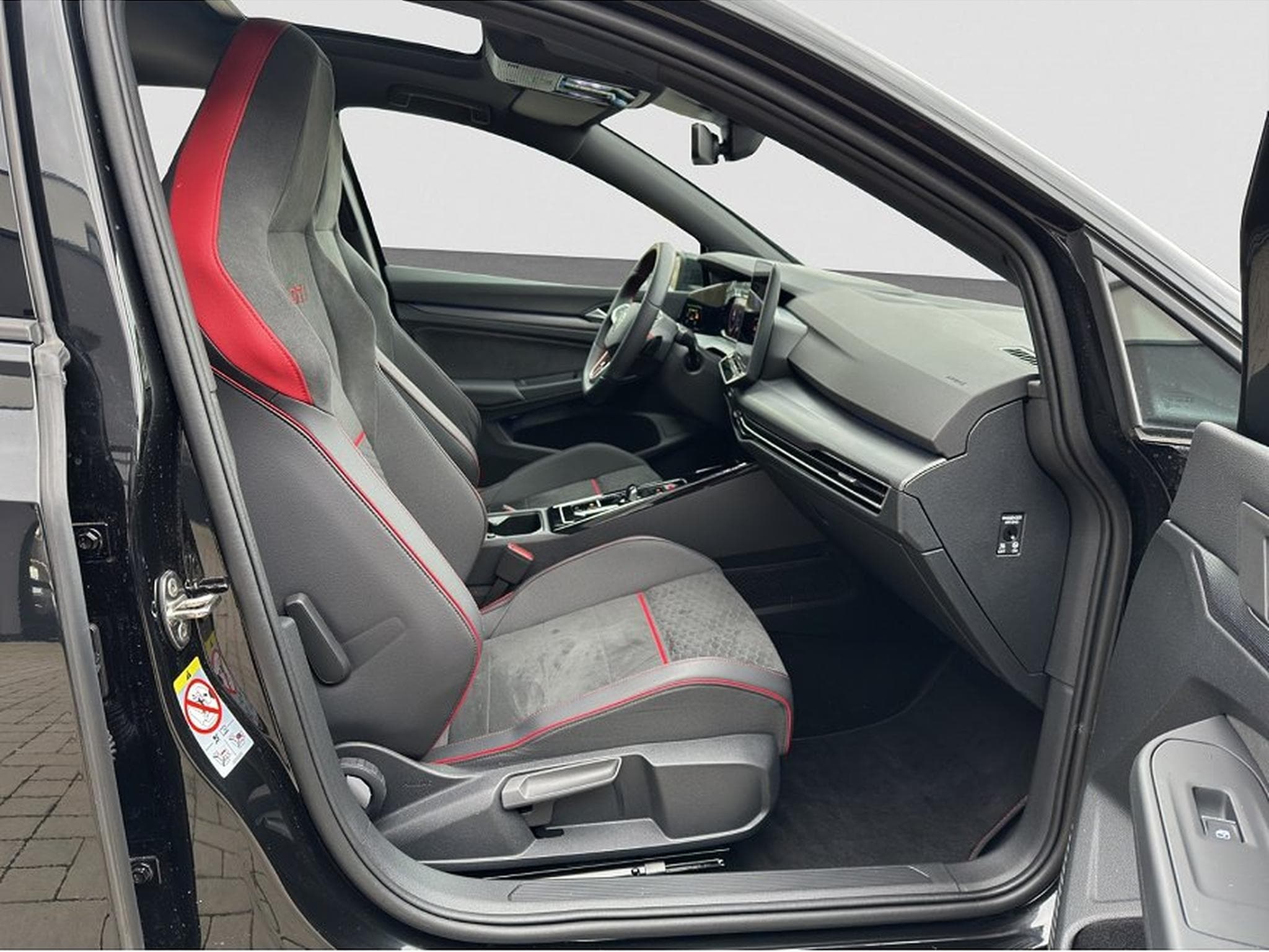 VW Golf (2025) - Photo 9