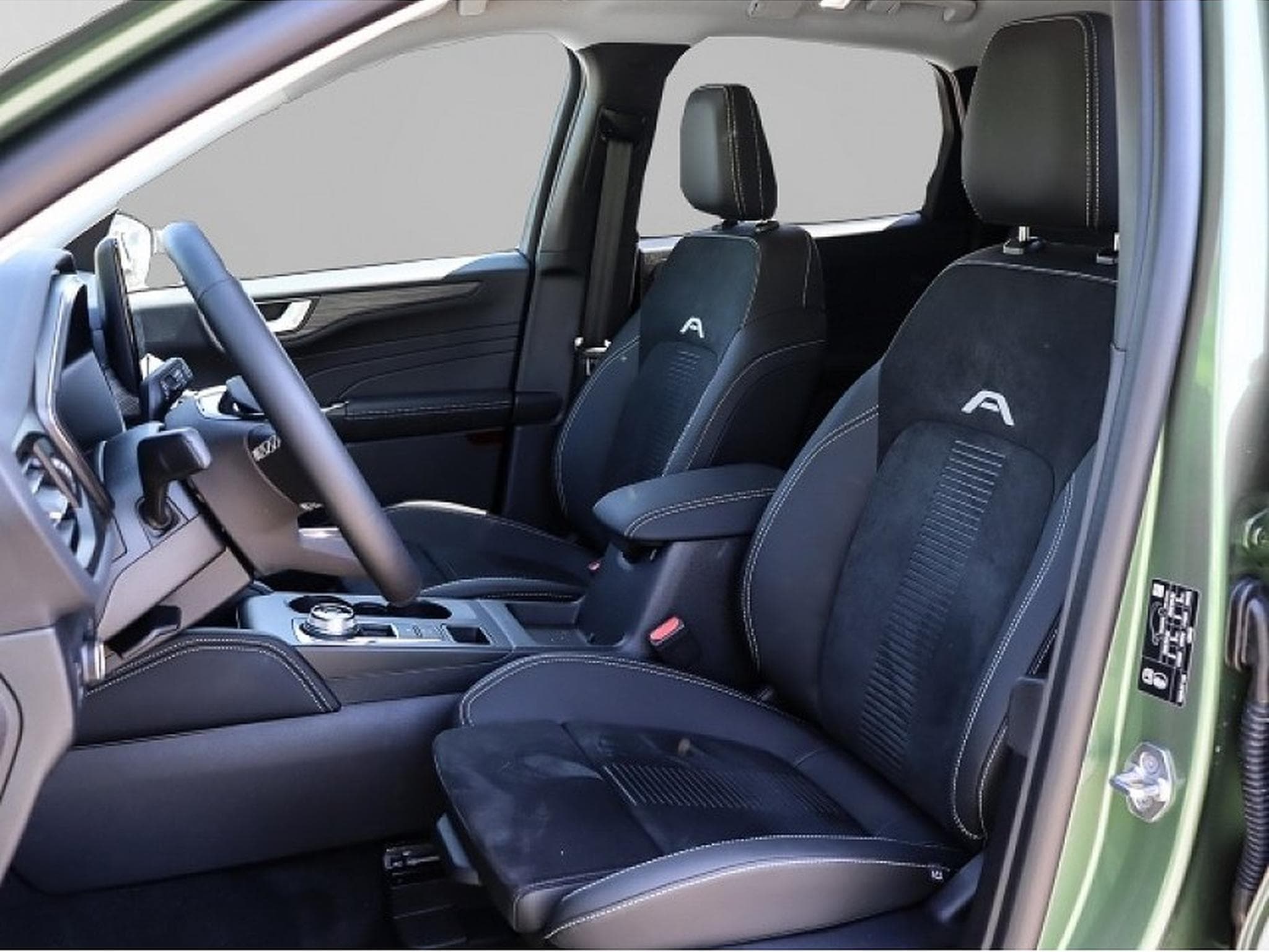 Ford Kuga (2024) - Photo 6