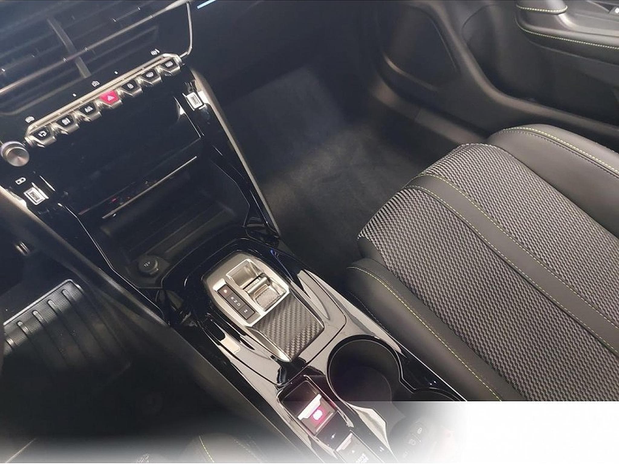 Peugeot 2008 (2026) - Photo 11