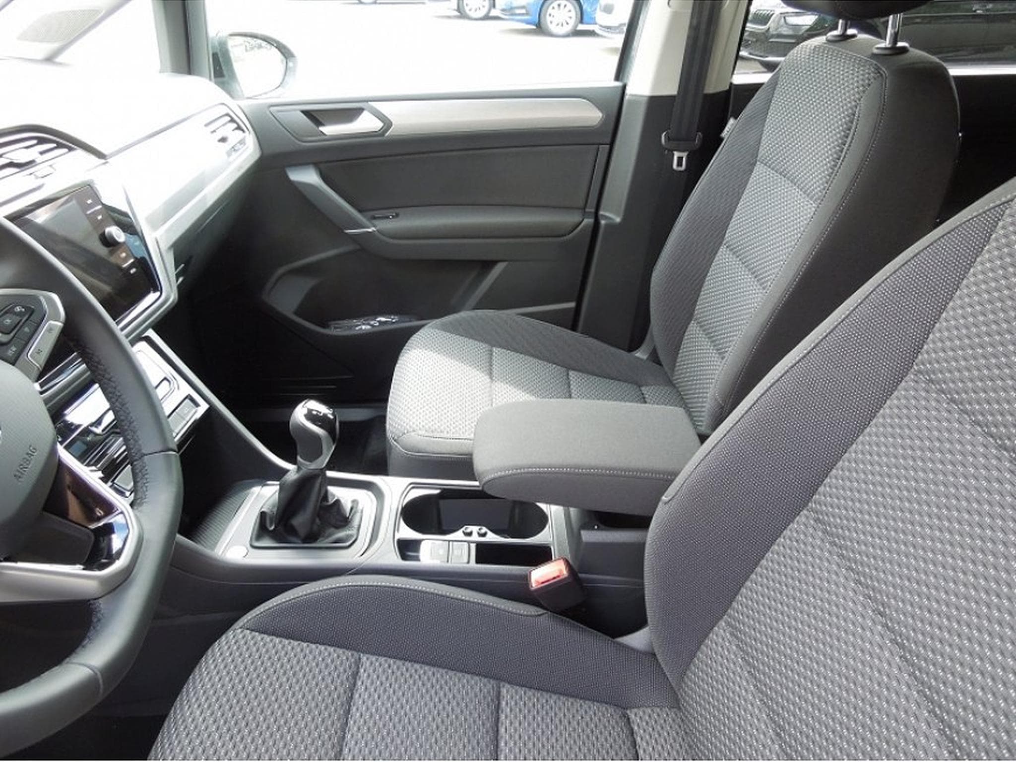 VW Touran (2026) - Foto 9