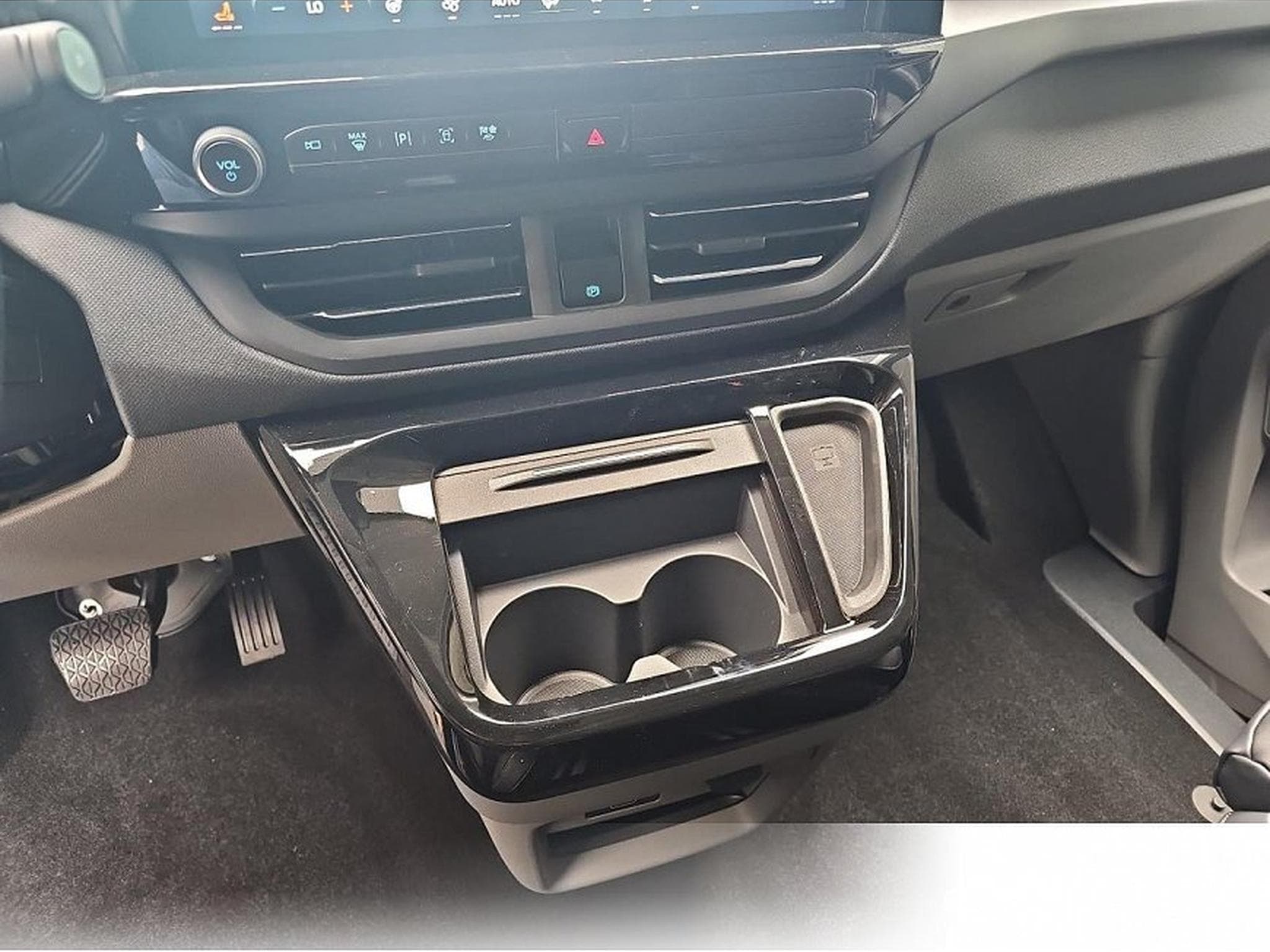 Ford Tourneo (2026) - Photo 11