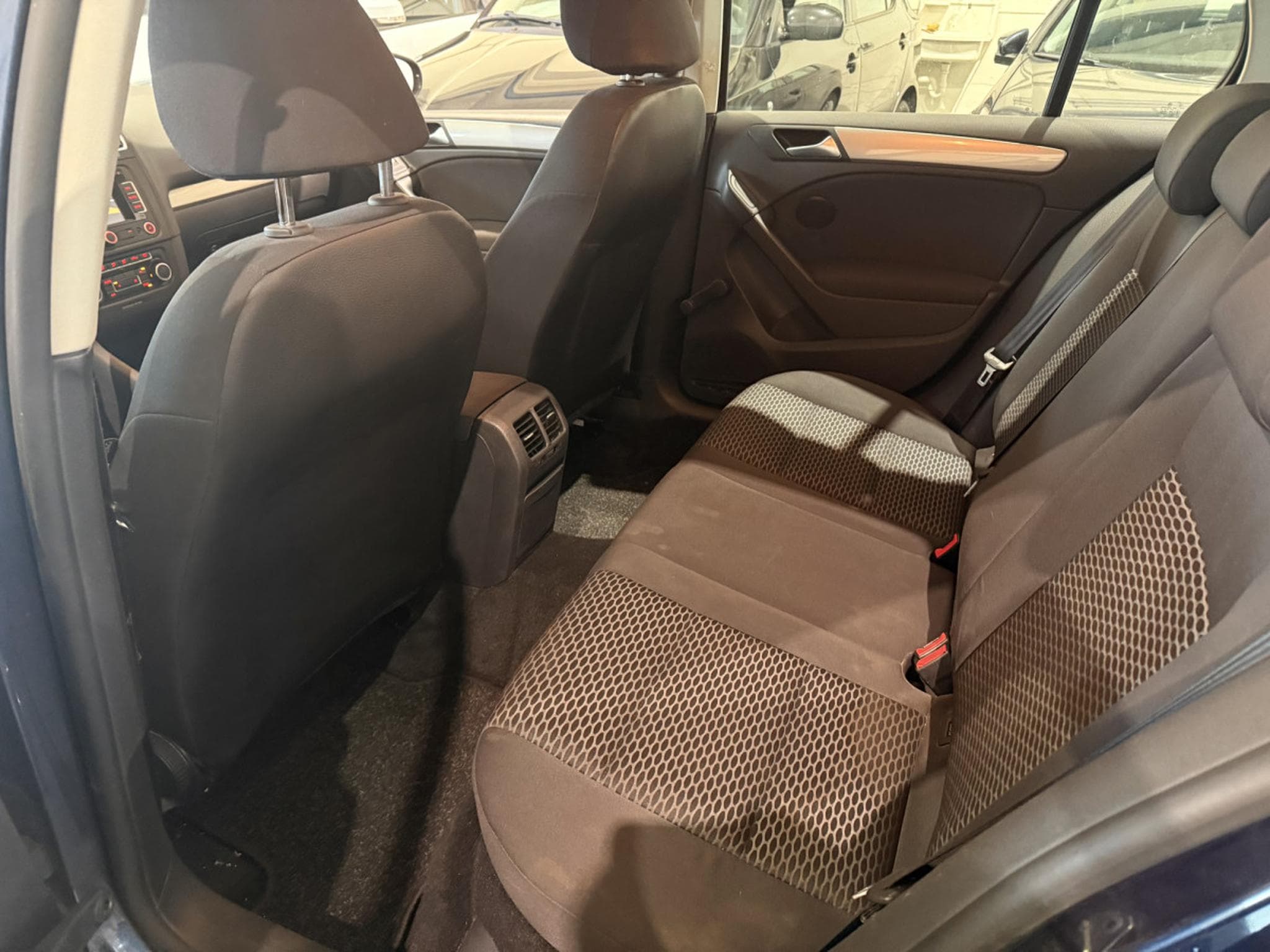 VW Golf 1.6 Tdi 105 Comfortline (2011) - Photo 5