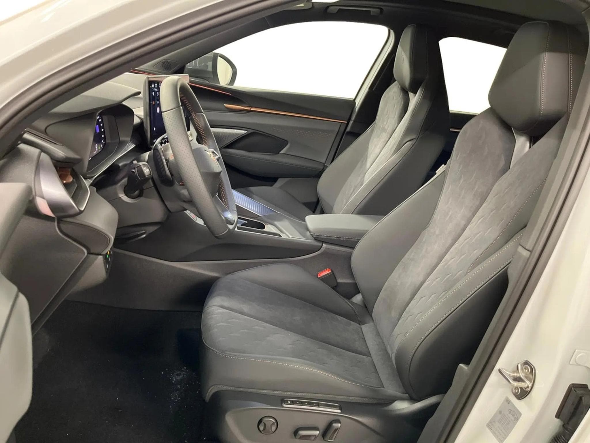 Cupra Terramar 2.0 TSI DSG 265 VZ 4Drive (2025) - Photo 11