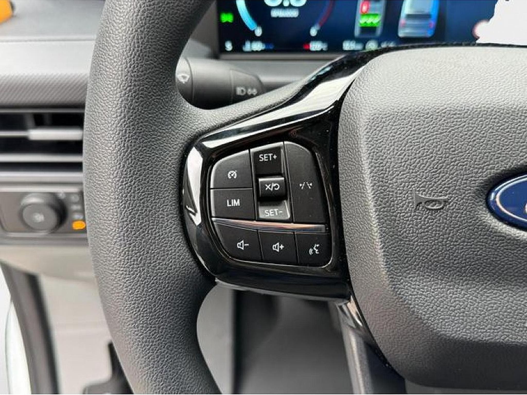 Ford Transit (2025) - Photo 12