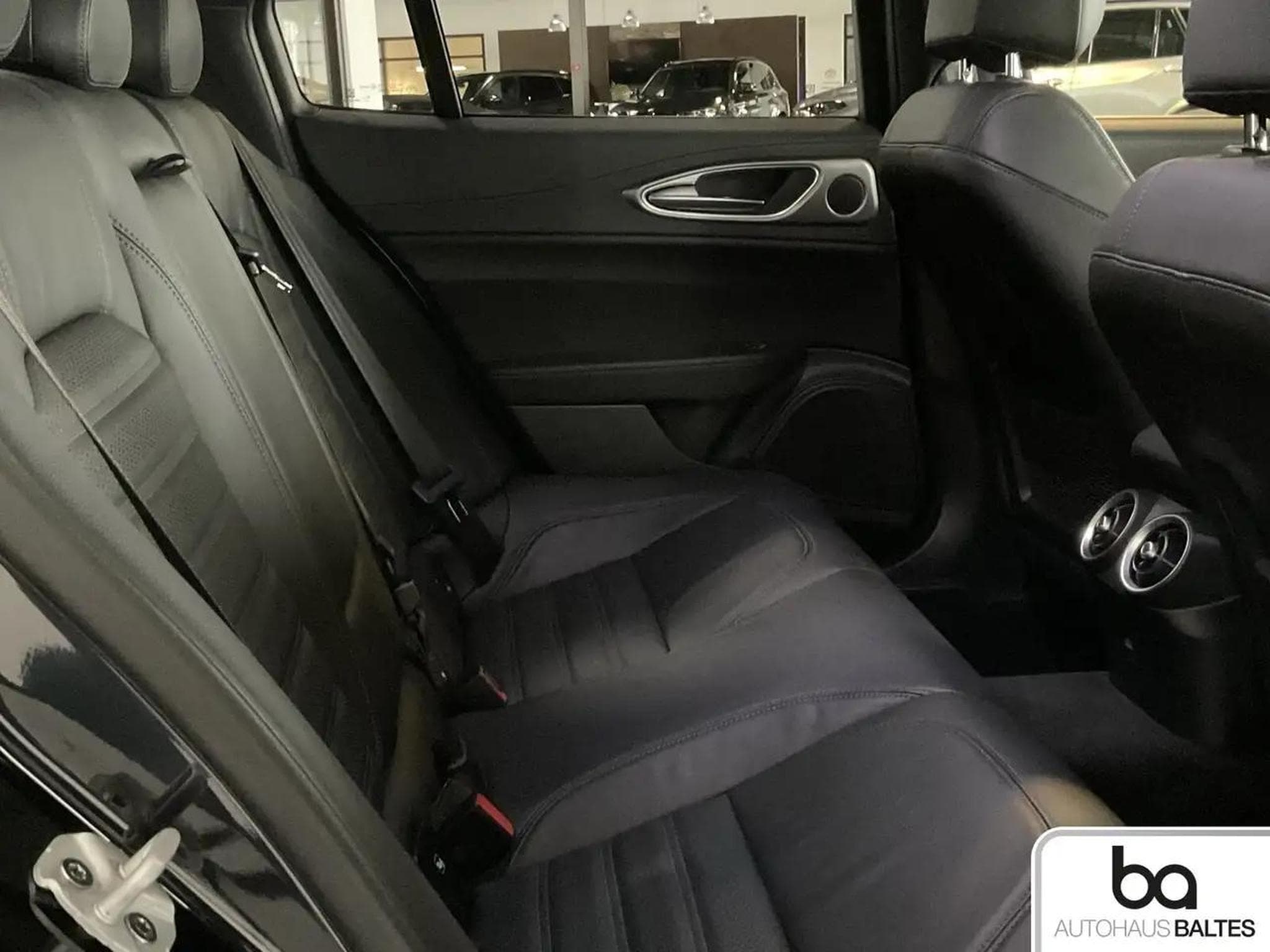 Alfa-Romeo Giulia (2025) - Photo 8