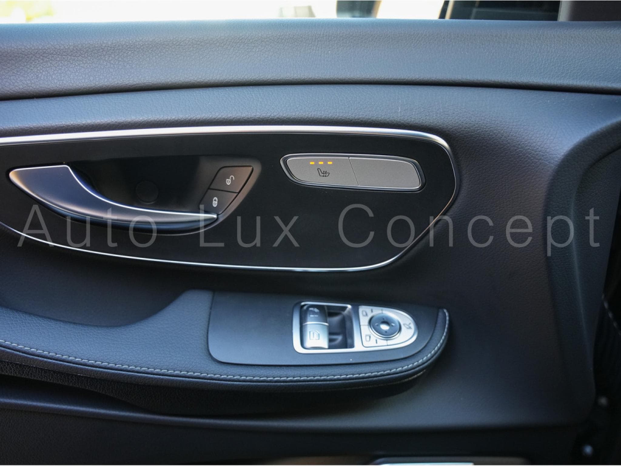 Mercedes V 300 d AMG Line L2 (2025) - Photo 22