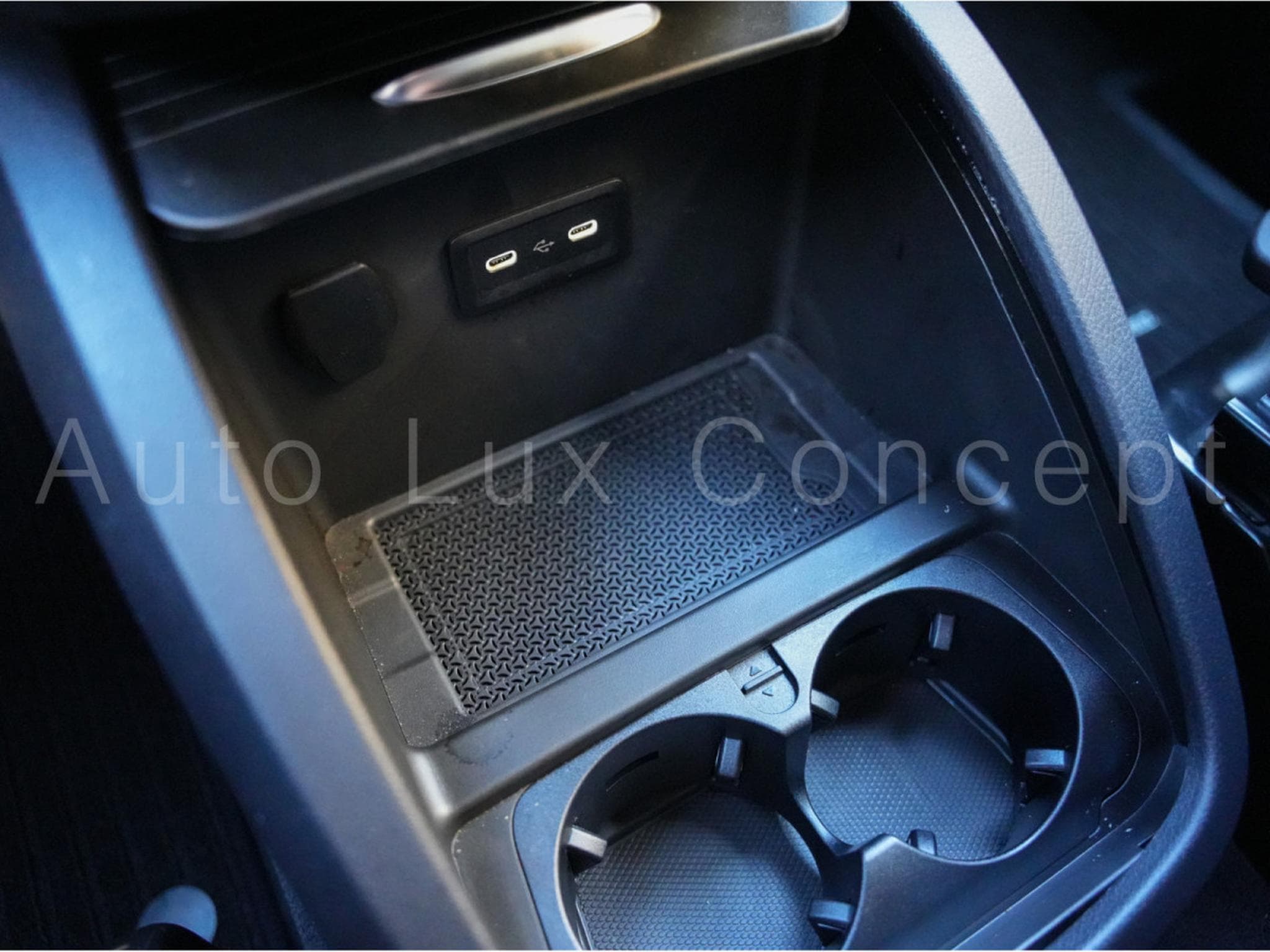 Mercedes V 300 d AMG Line L2 (2025) - Photo 26