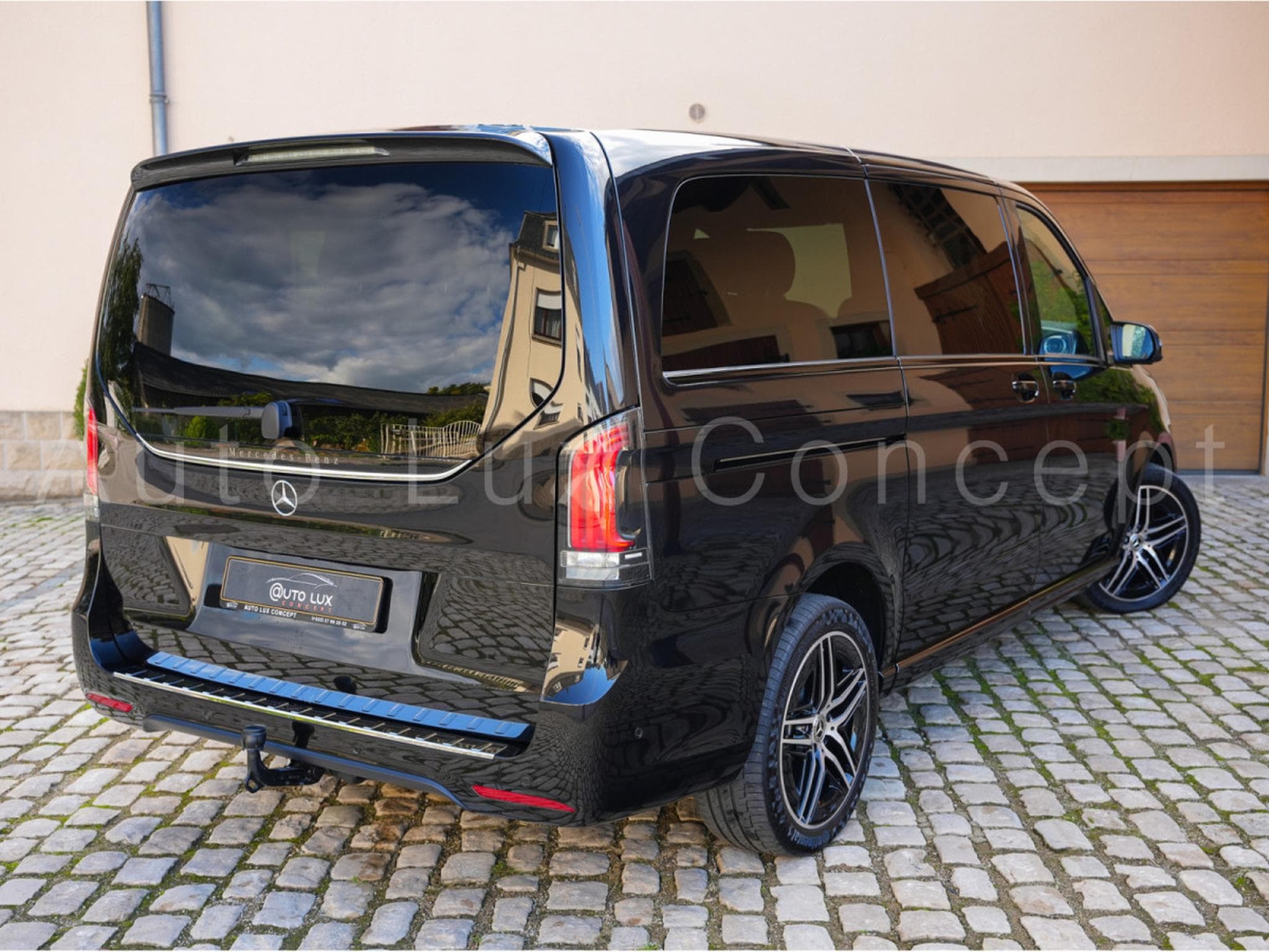 Mercedes V 300 d AMG Line L2 (2025) - Photo 3