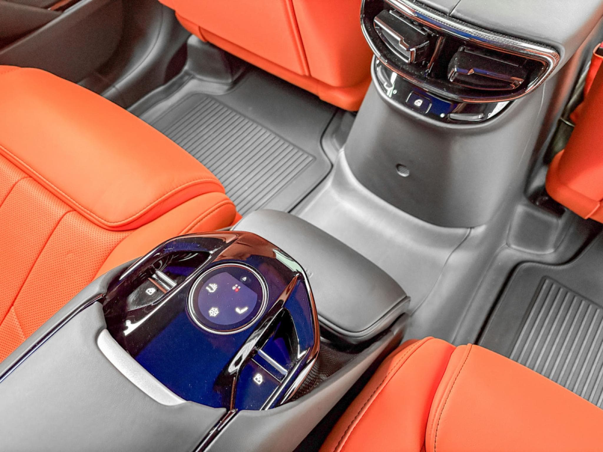 Ferrari Purosangue V12/NO VAT/NERO PUROSANGUE/CARBON/FULL (2024) - Photo 16