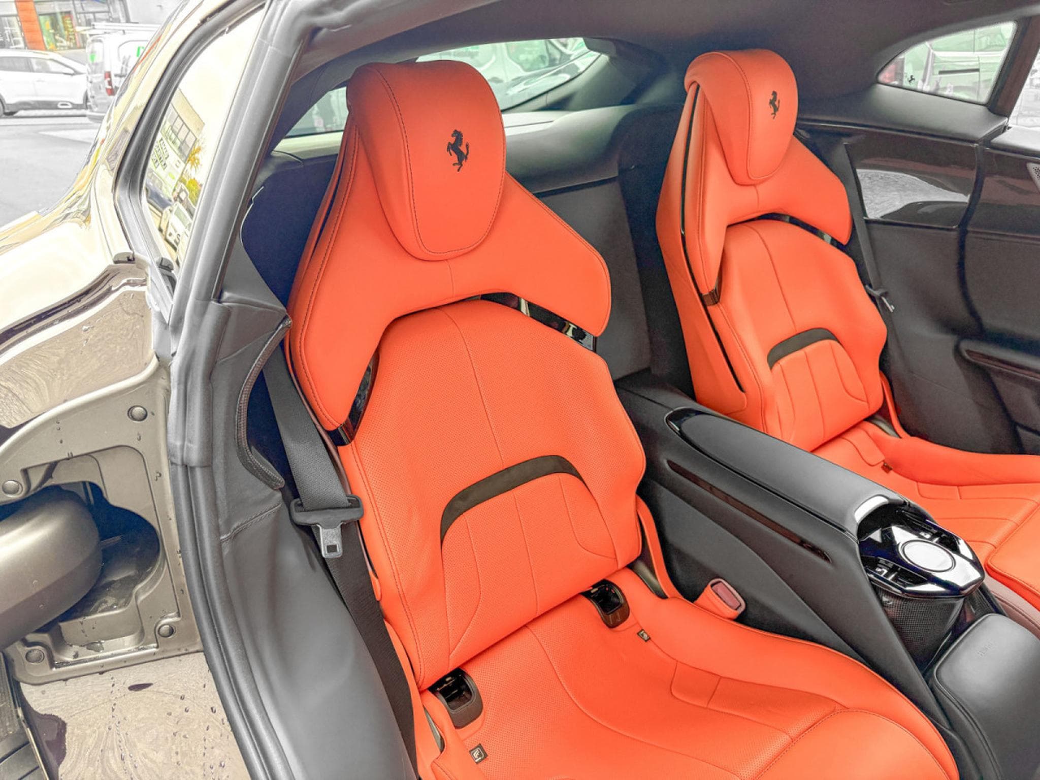 Ferrari Purosangue V12/NO VAT/NERO PUROSANGUE/CARBON/FULL (2024) - Photo 18