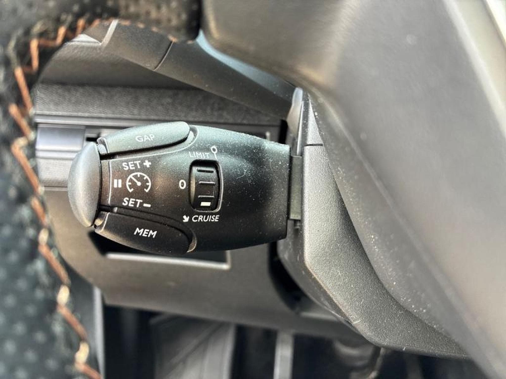 PEUGEOT 3008 1.2 PureTech 130ch S&S GT Line (2020) - Photo 11