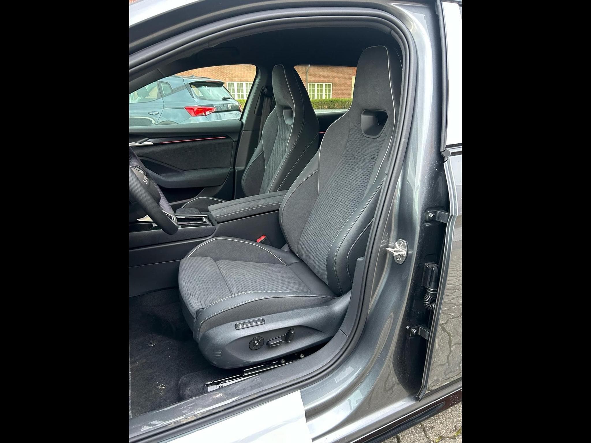 Skoda Superb Sportline (2026) - Photo 1