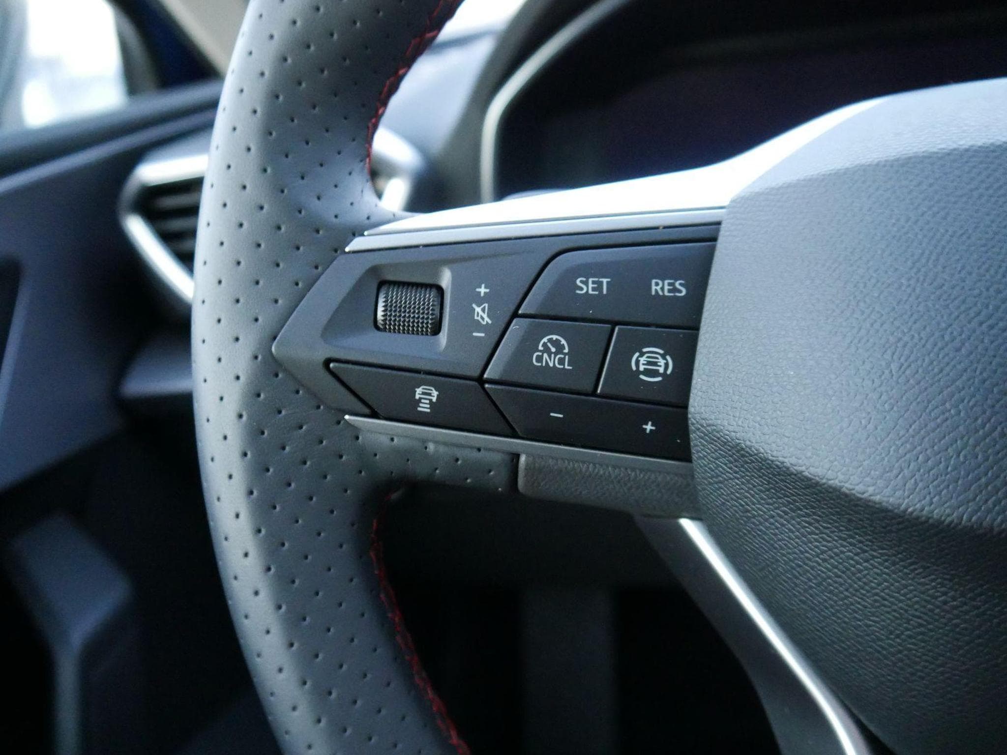 Seat Leon FR 1.5 eTSI DSG (2026) - Photo 12