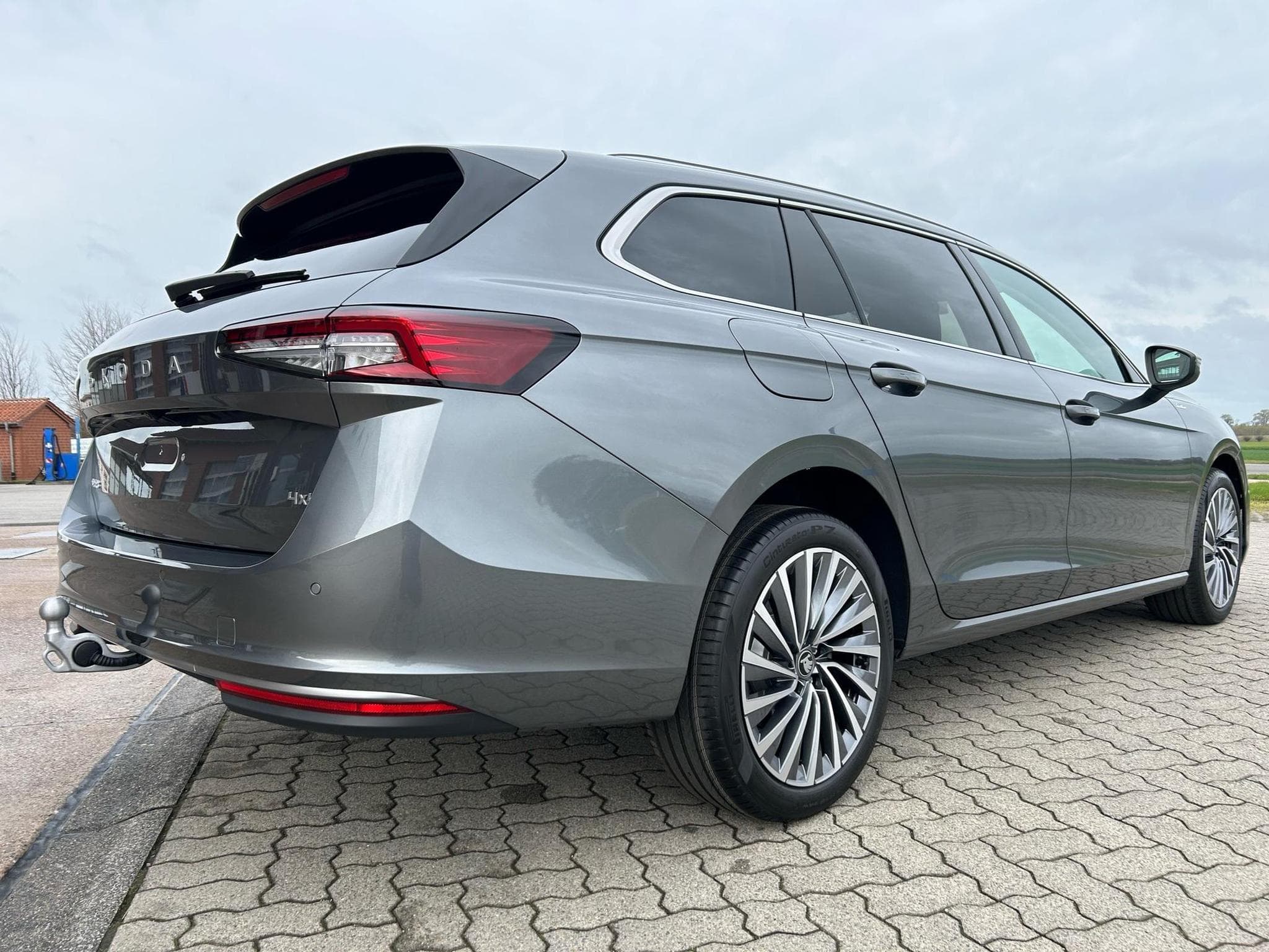 Skoda Superb L&K (2026) - Photo 19