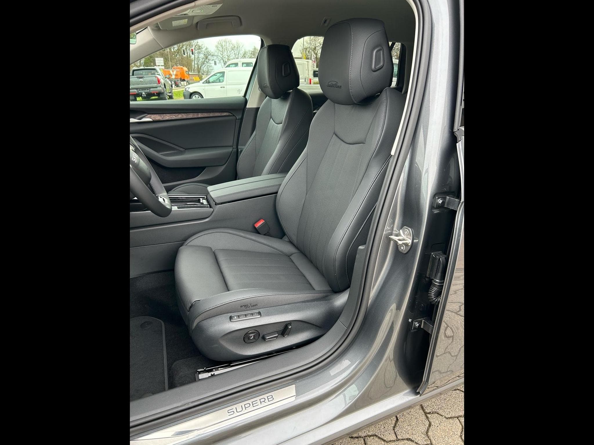Skoda Superb L&K (2026) - Photo 5