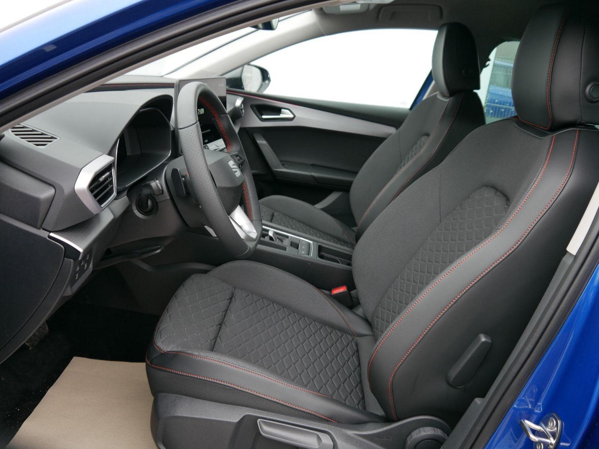 Seat Leon FR 2.0 TDI DSG (2026) - Photo 8