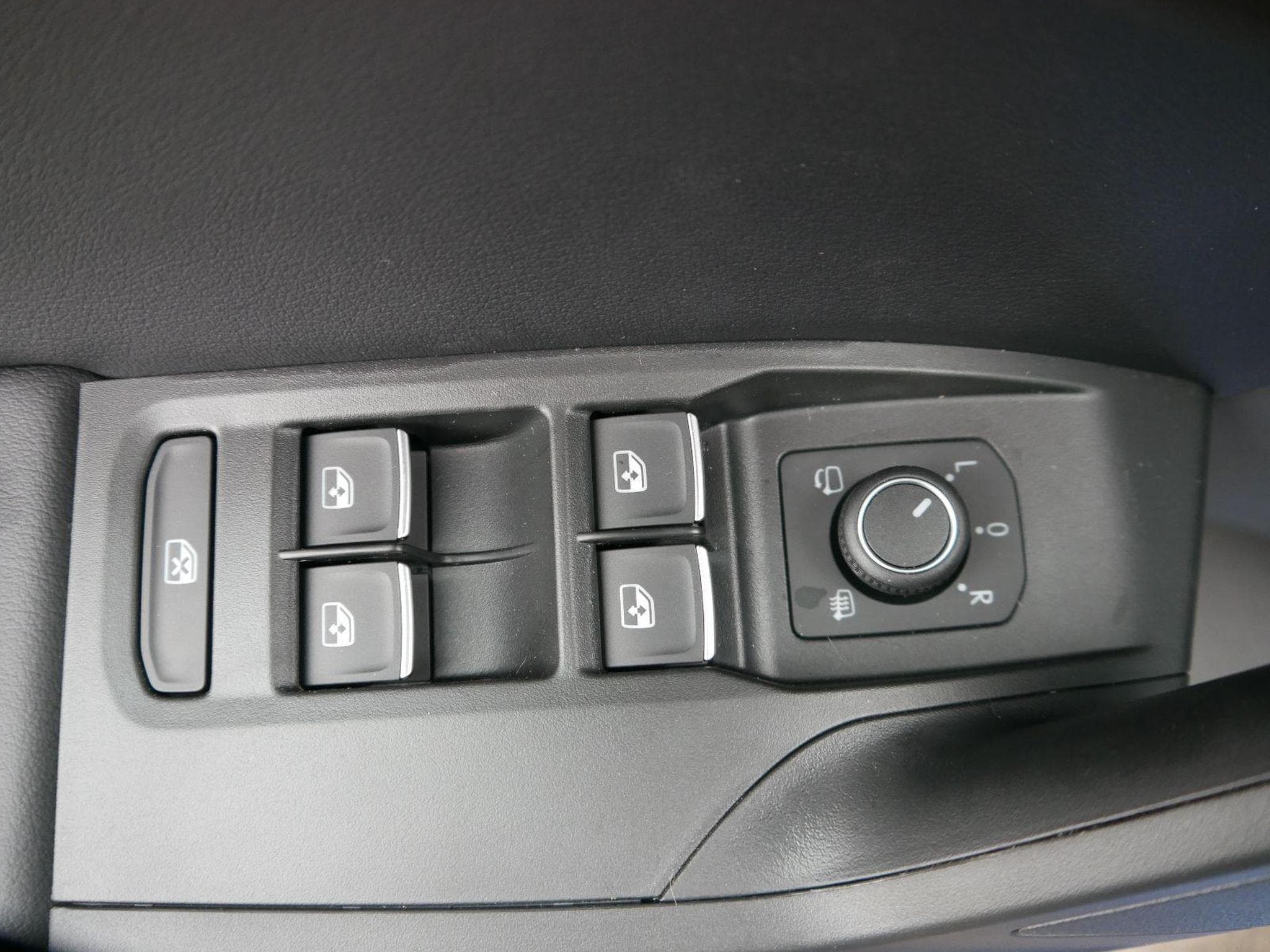 Seat Leon FR 2.0 TDI DSG (2026) - Photo 9