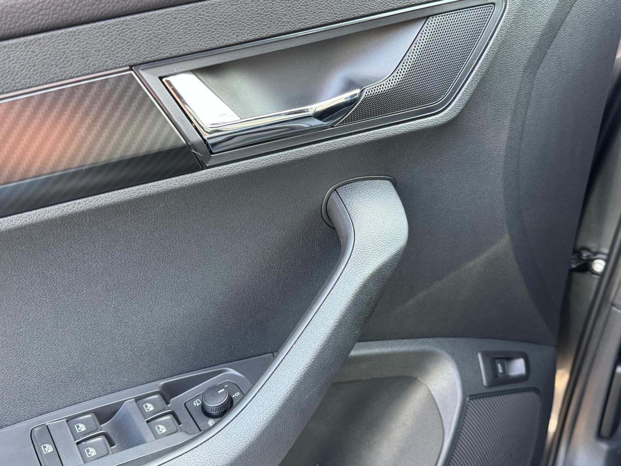 Skoda Karoq 2,0 TSI 4x4 (2026) - Photo 25