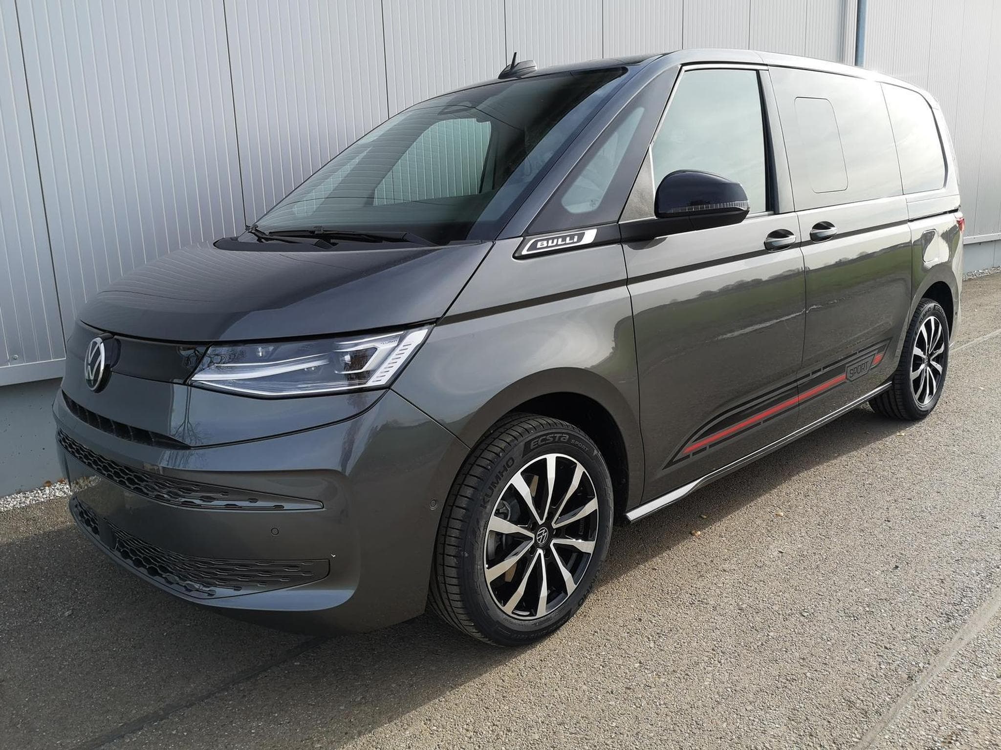 VW T7 Sport Edition (2026) - Photo 1