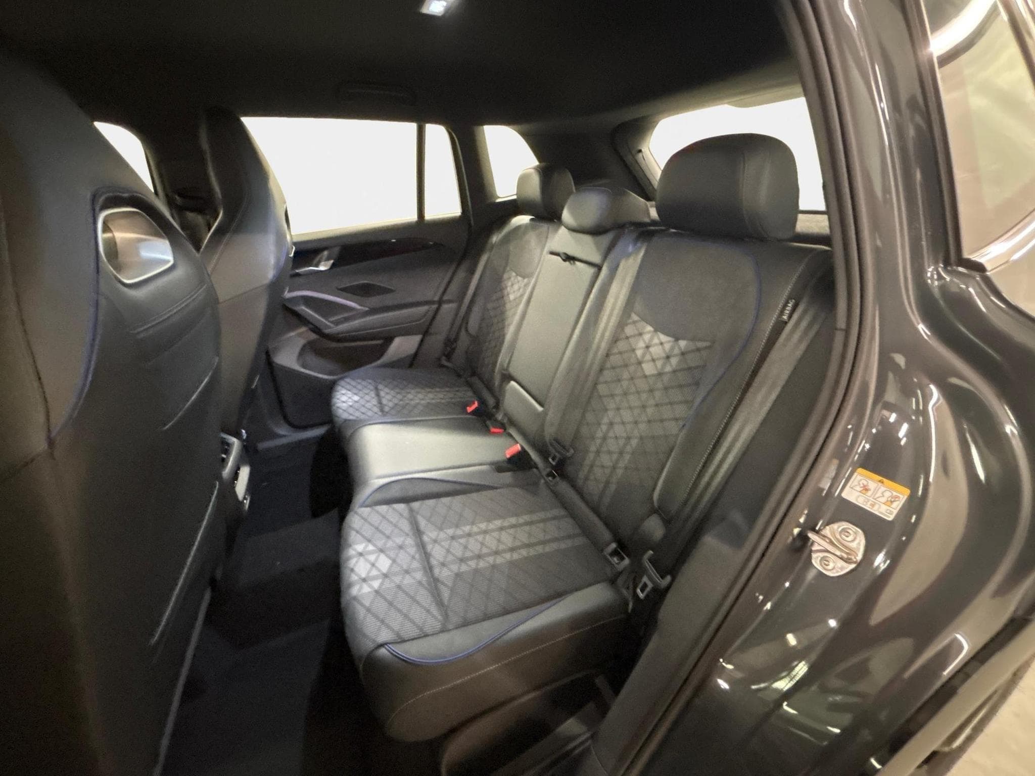 VW Tiguan R-Line (2026) - Foto 22