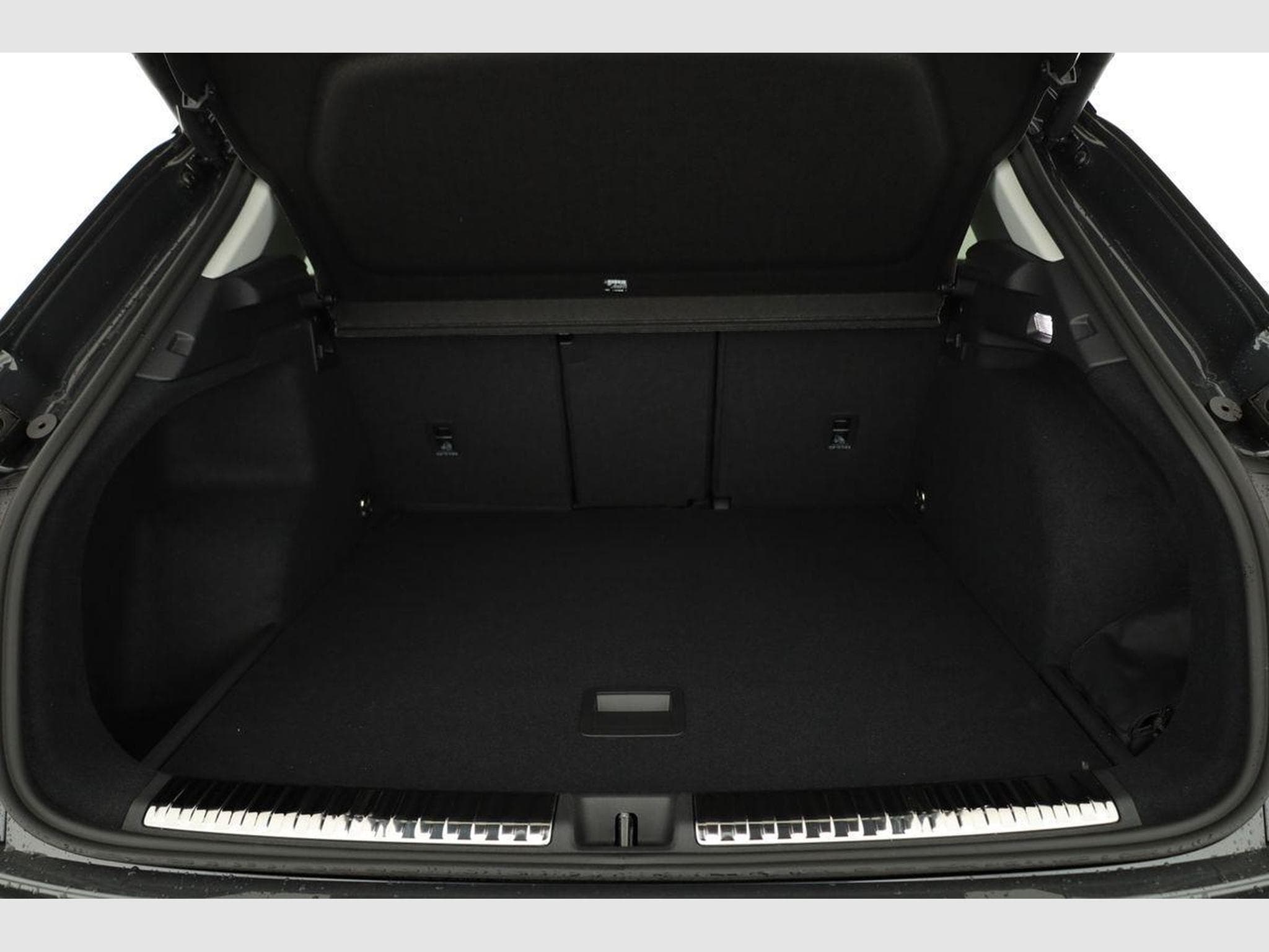 Audi Q3 TFSI quattro 150 kW (2026) - Photo 12