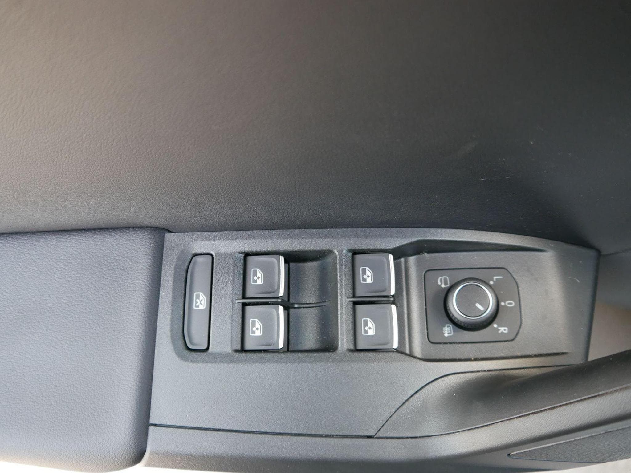 Seat Leon FR 2.0 TDI DSG (2026) - Foto 9