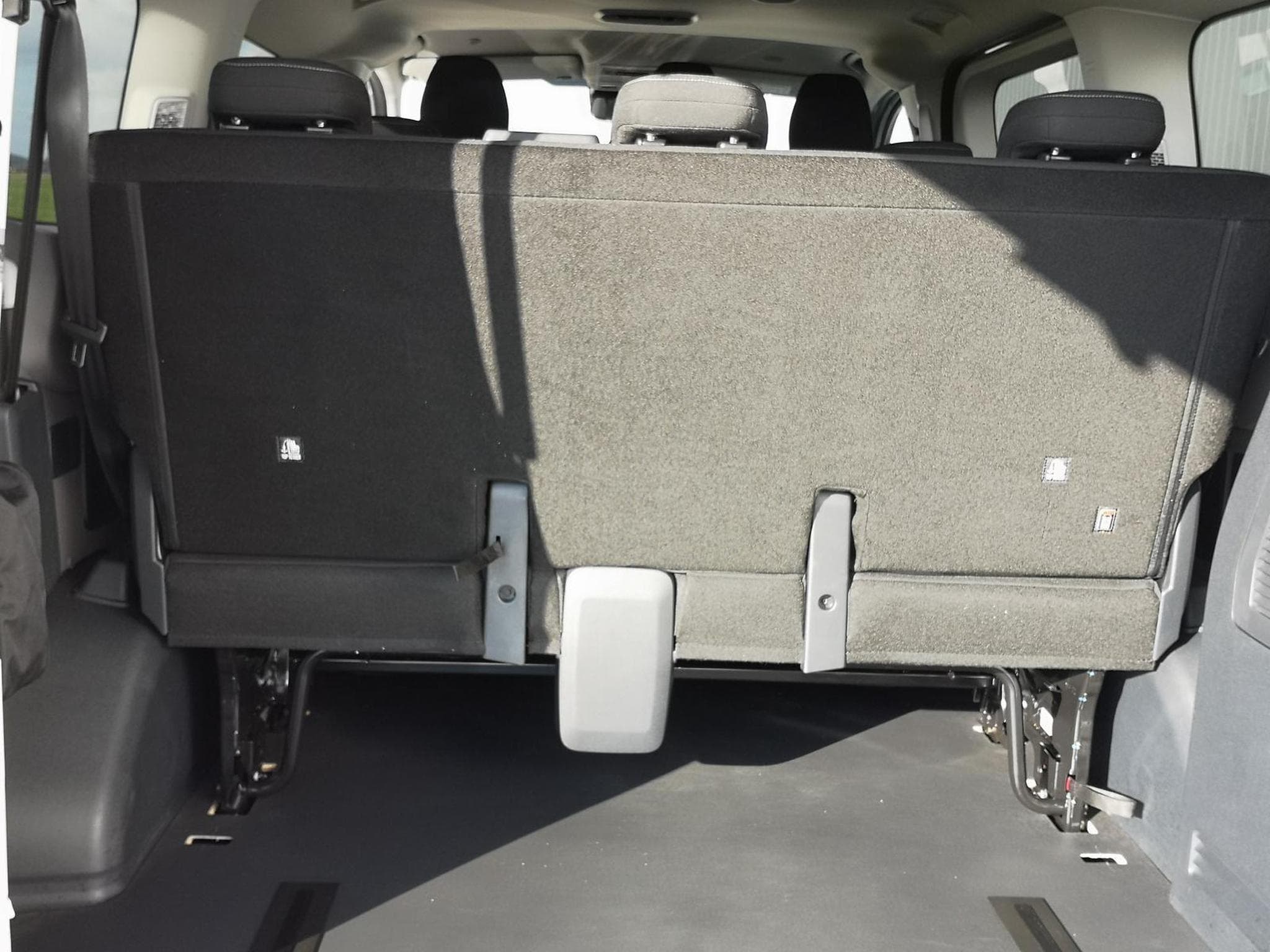 VW T7 2.0 TDI 110 kW KR (2026) - Photo 9