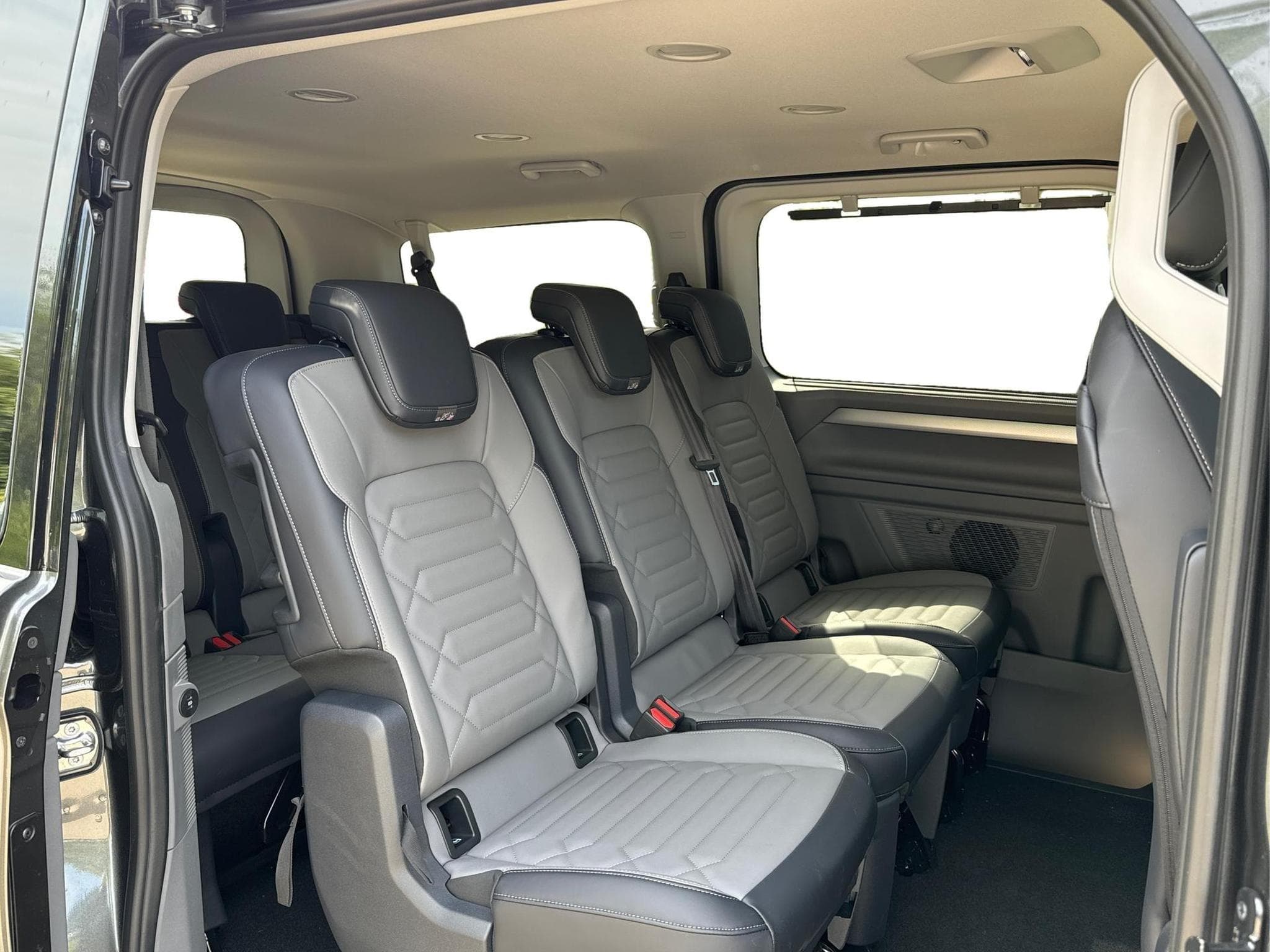 VW T7 Style (2026) - Photo 21