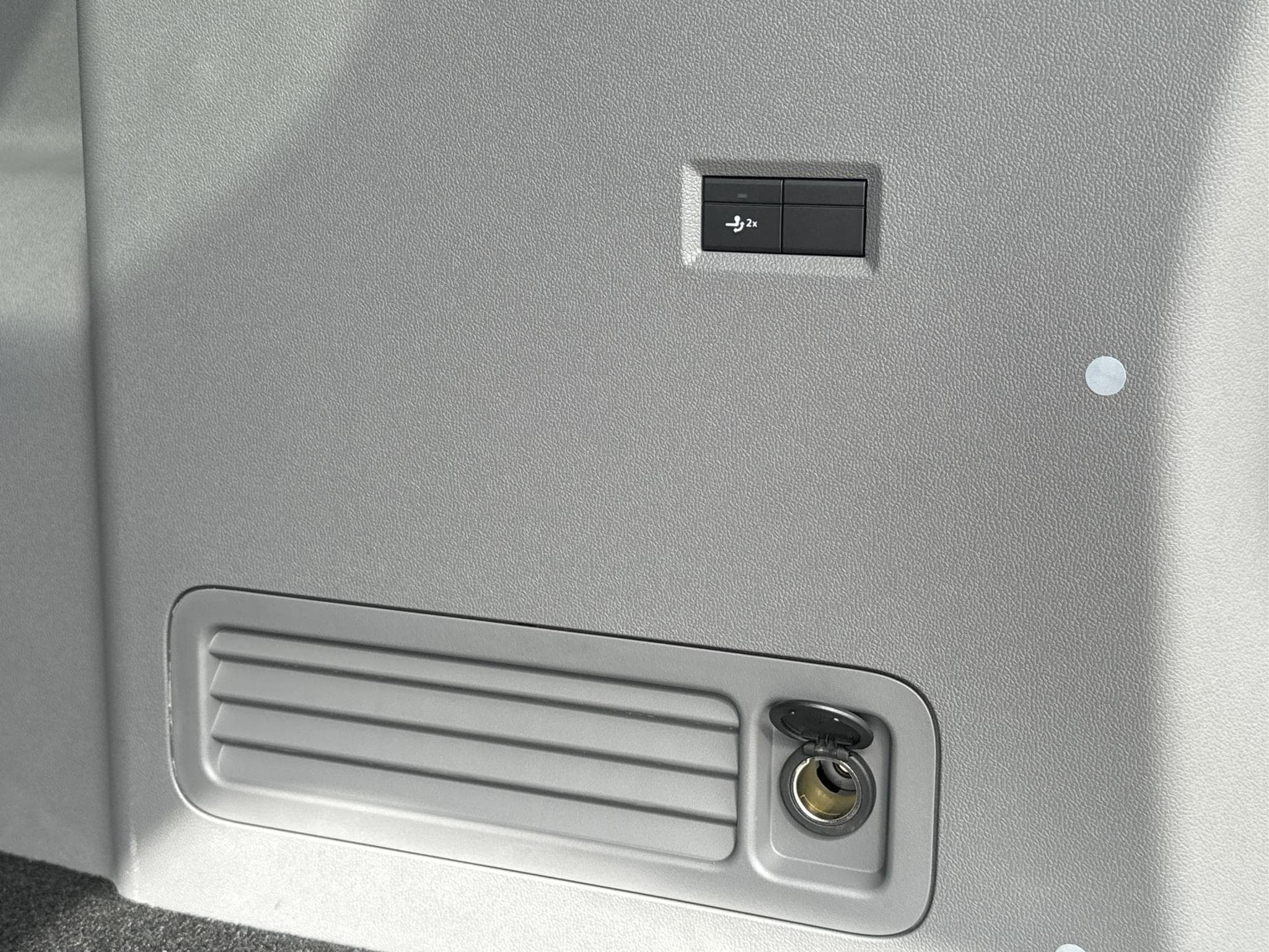 VW T7 Style (2026) - Photo 22