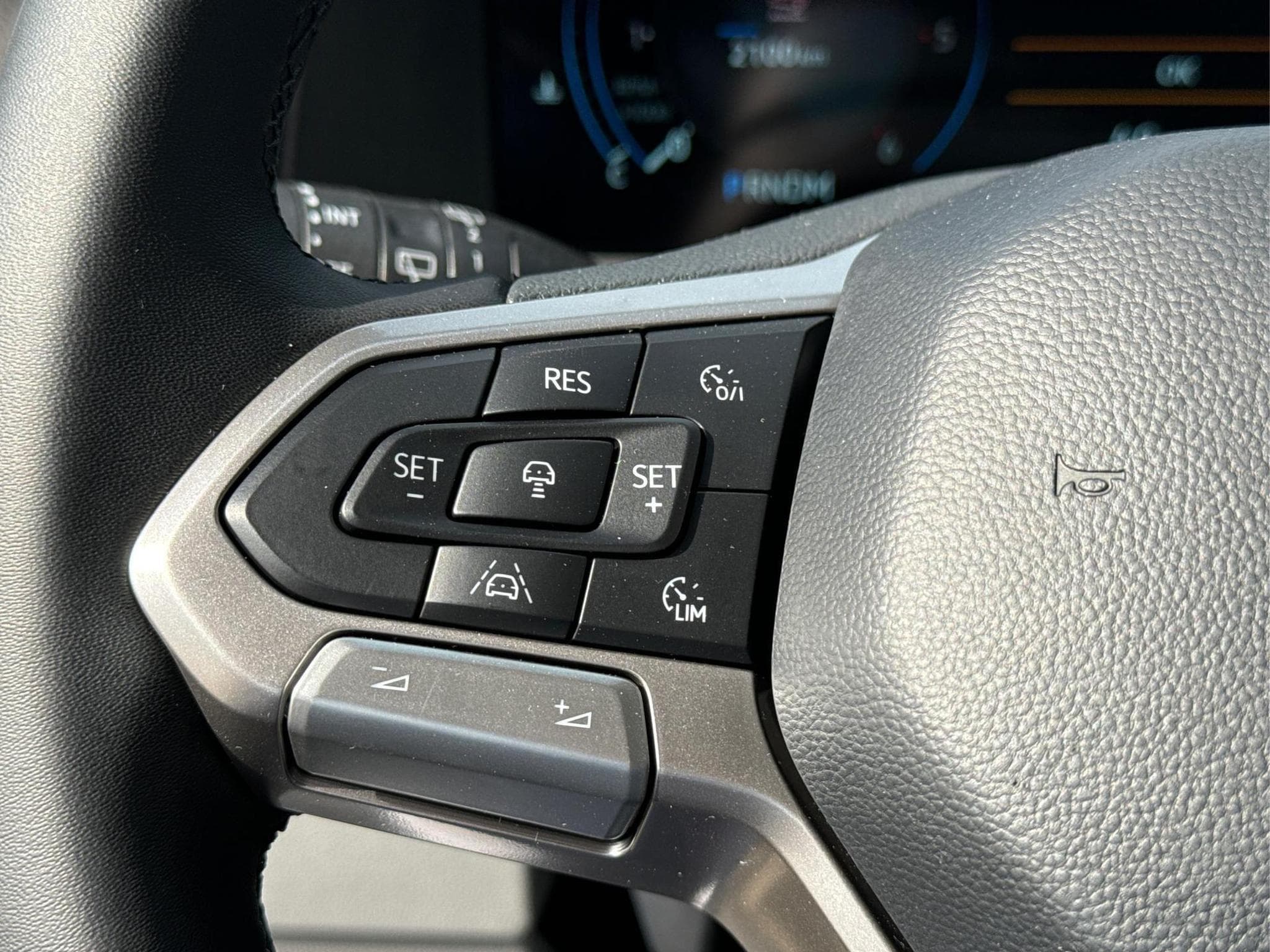 VW T7 Style (2026) - Photo 25