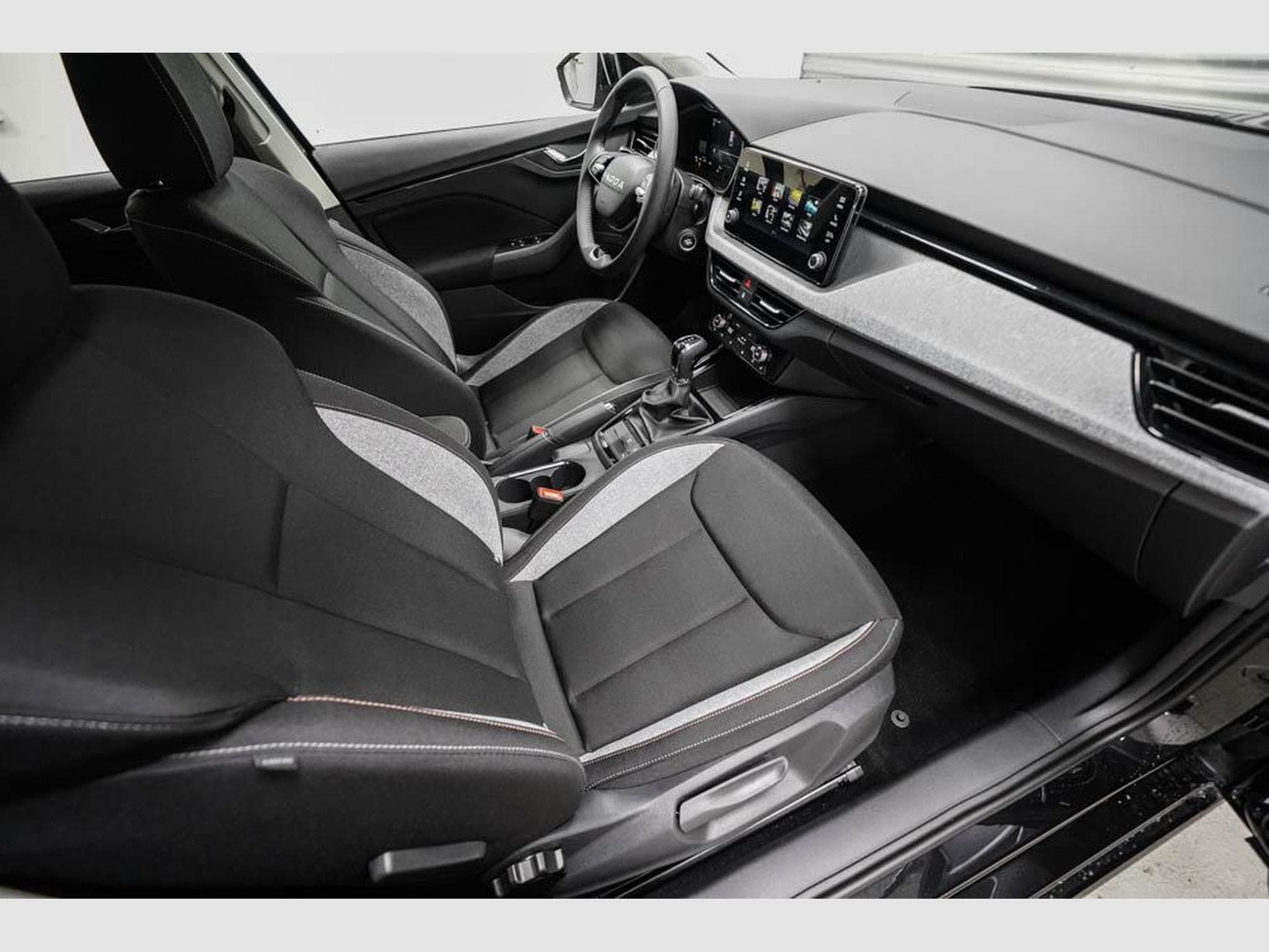 Skoda Scala 1,0 TSI DSG (2026) - Photo 21