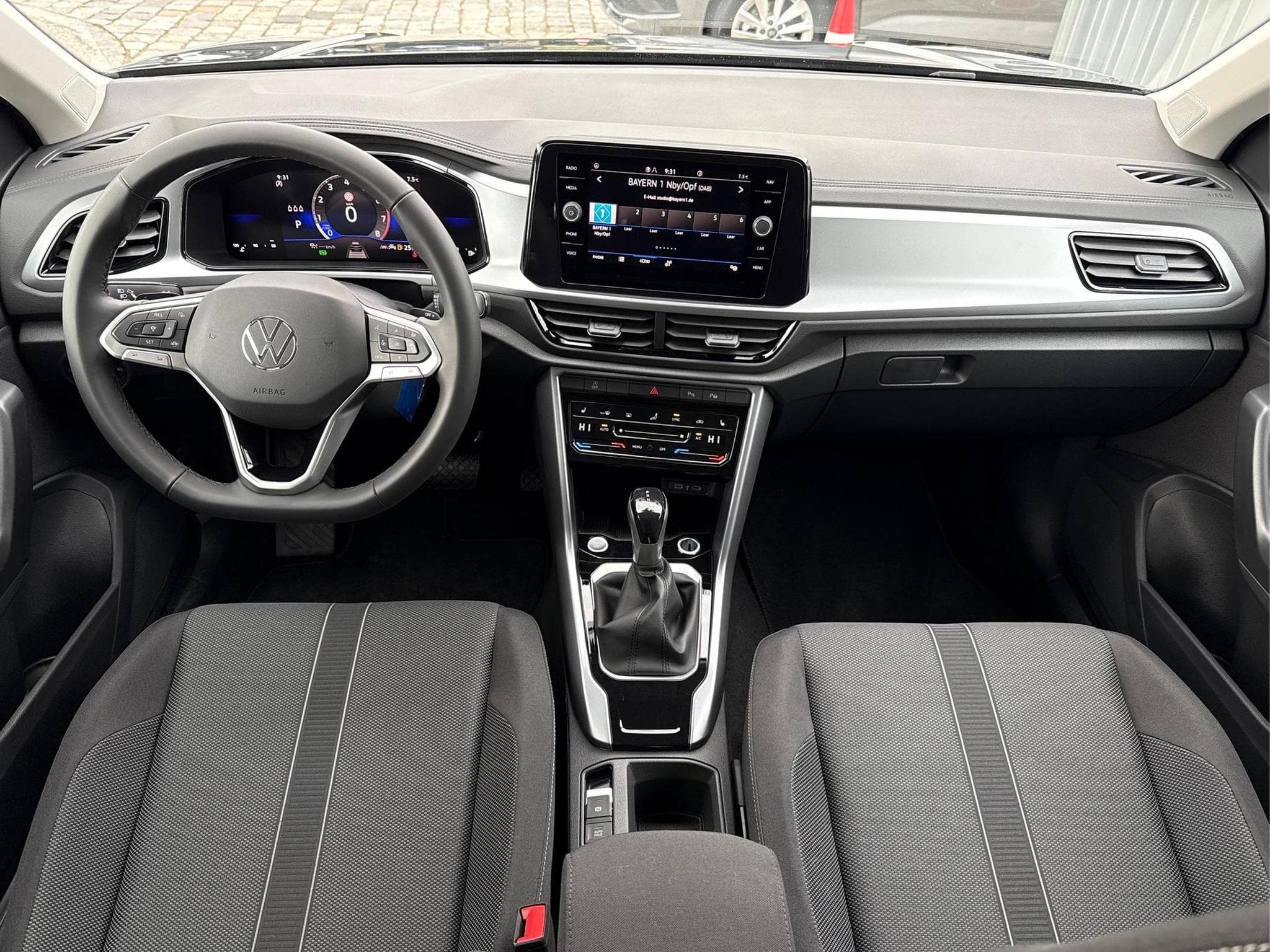 VW T-Roc Style 1,5 TSI (2026) - Photo 7