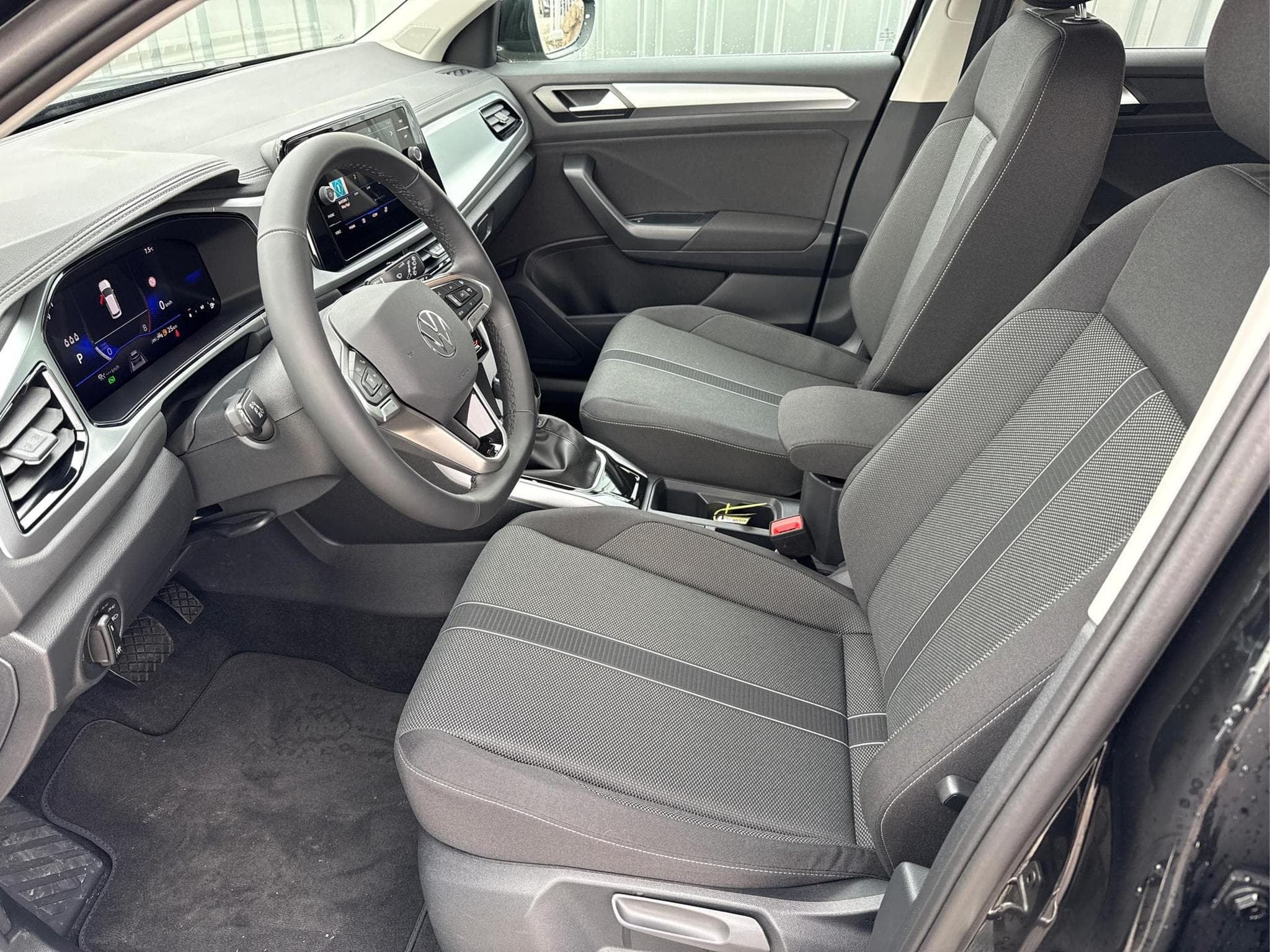 VW T-Roc Style 1,5 TSI (2026) - Photo 8