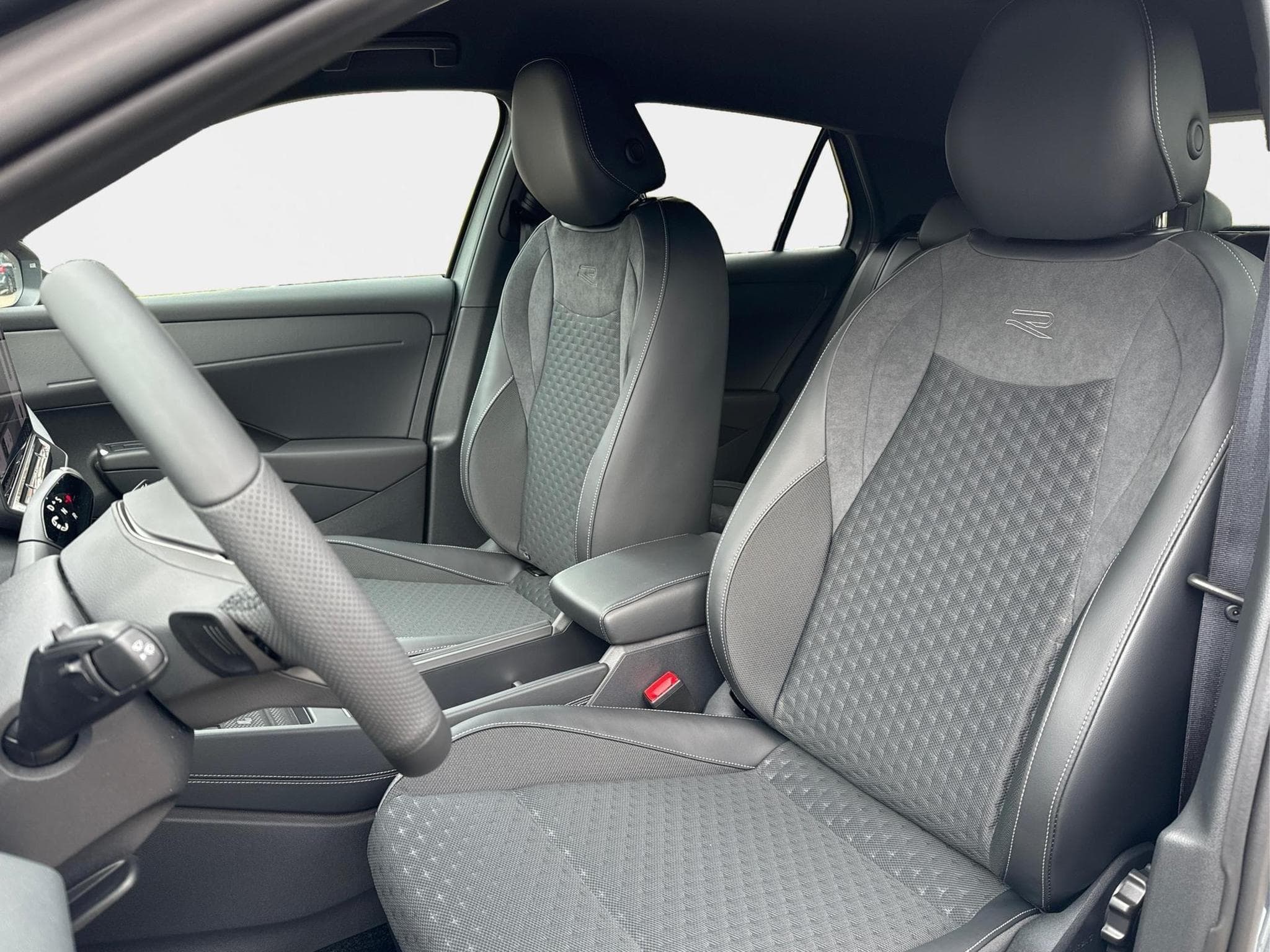 VW T-Roc R-Line (2026) - Photo 20